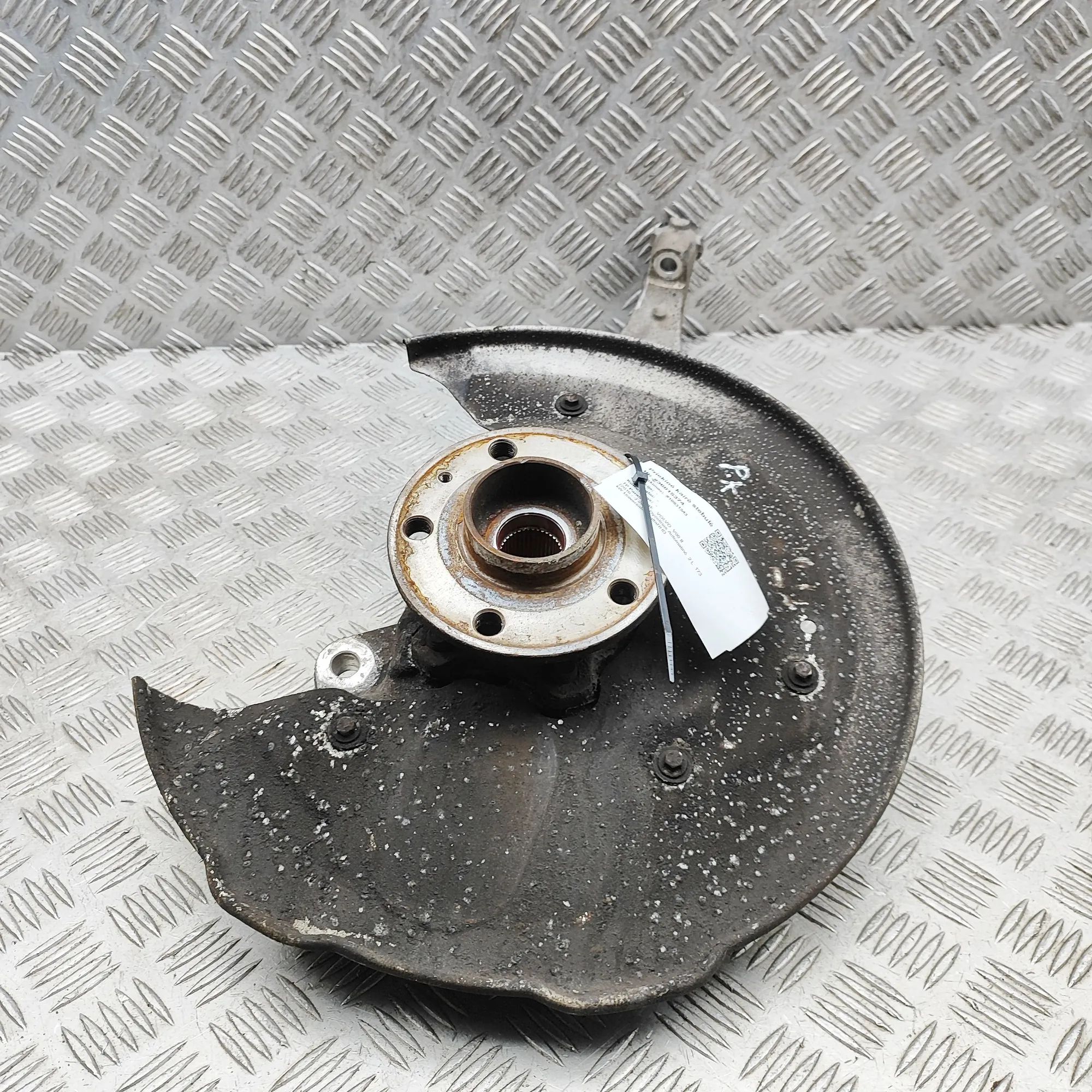Volvo S90 Front Left Wheel Hub Front Left Wheel Hub — VOLVO S90 / V90 (2016-20...