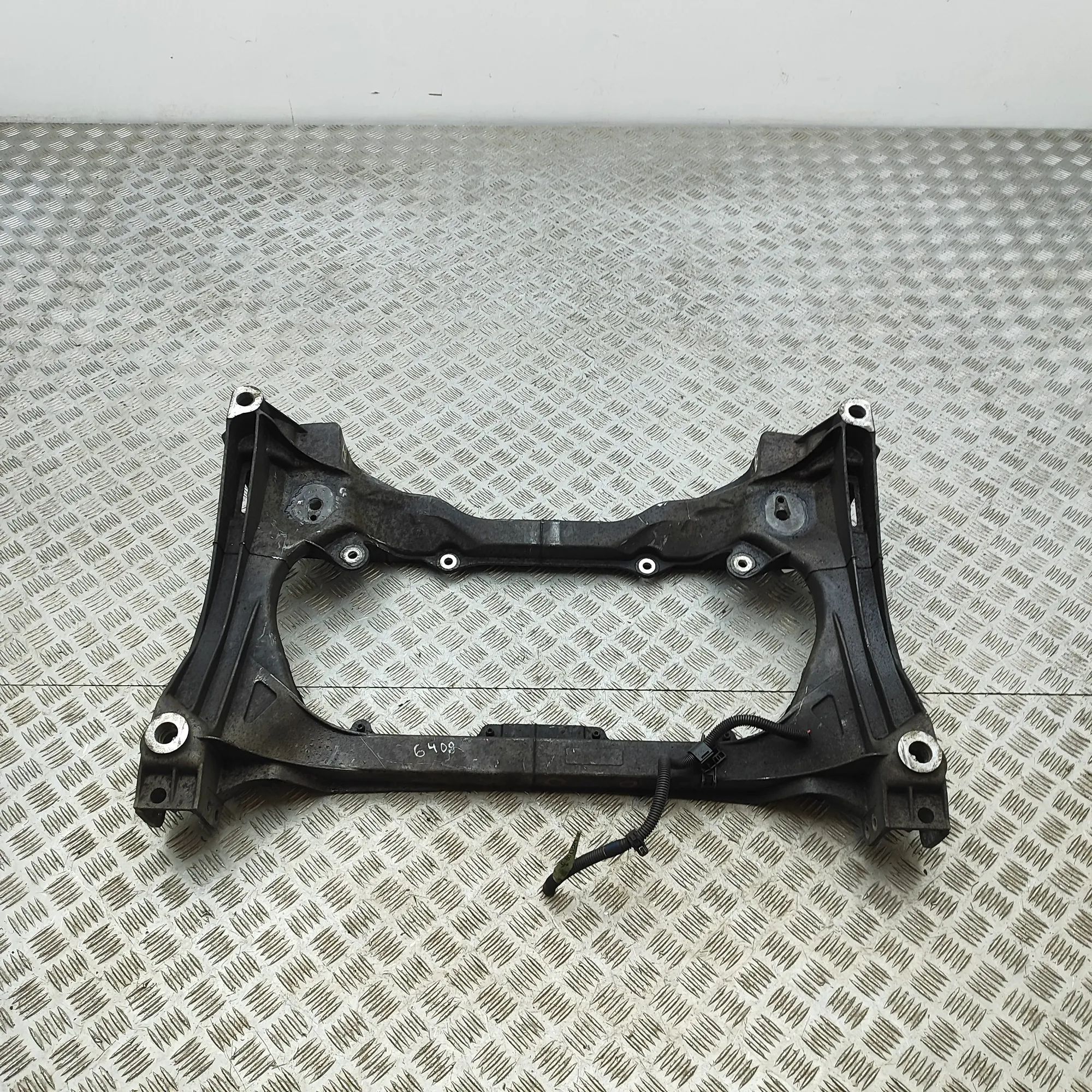 Lexus LS Front subframe Front subframe — LEXUS LS (XF40) (2006-2017) — ...