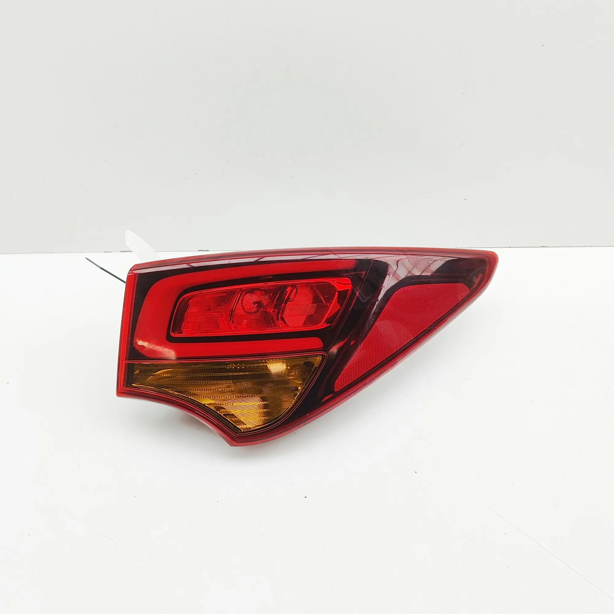 Hyundai Santa Fe Rear Right Tail Light Rear Right Tail Light — HYUNDAI SANTA FE (DM) (...