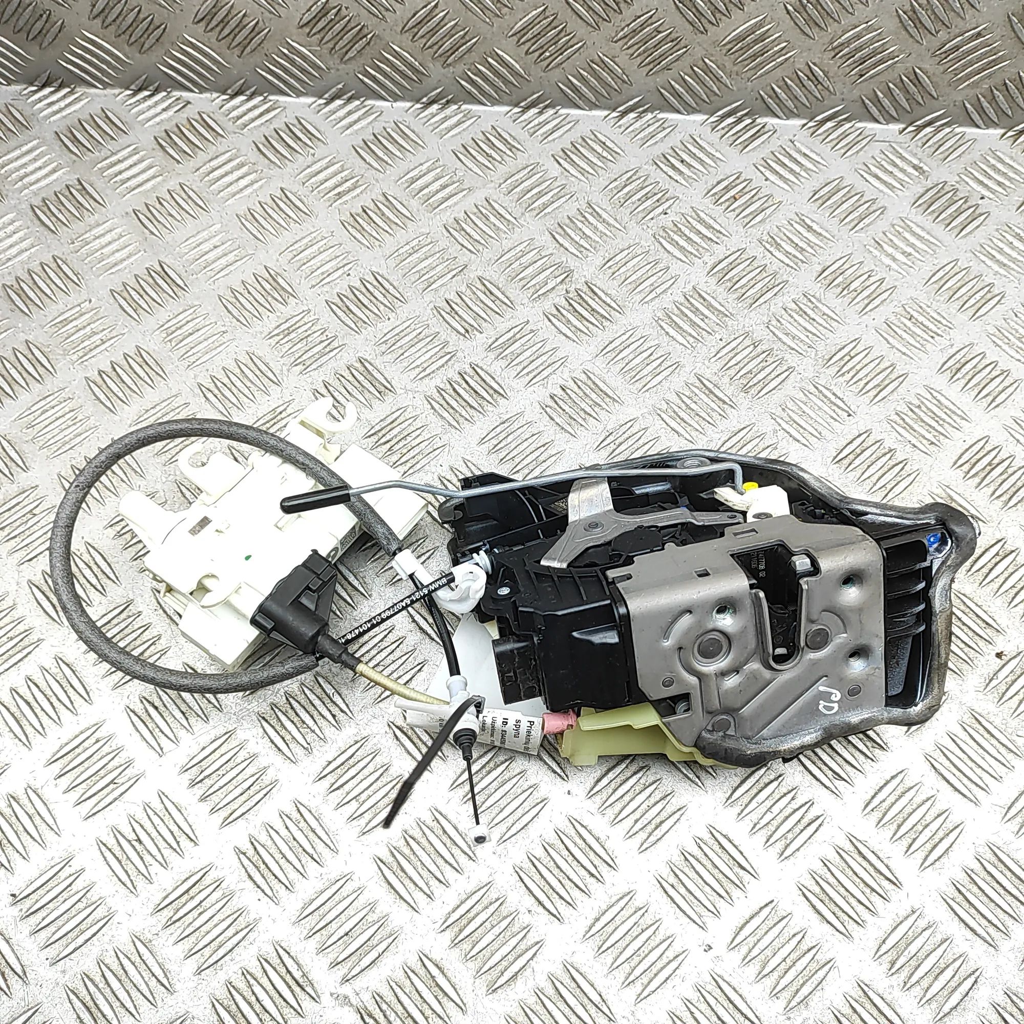 BMW 7 (G11 / G12) Front Right Door Lock