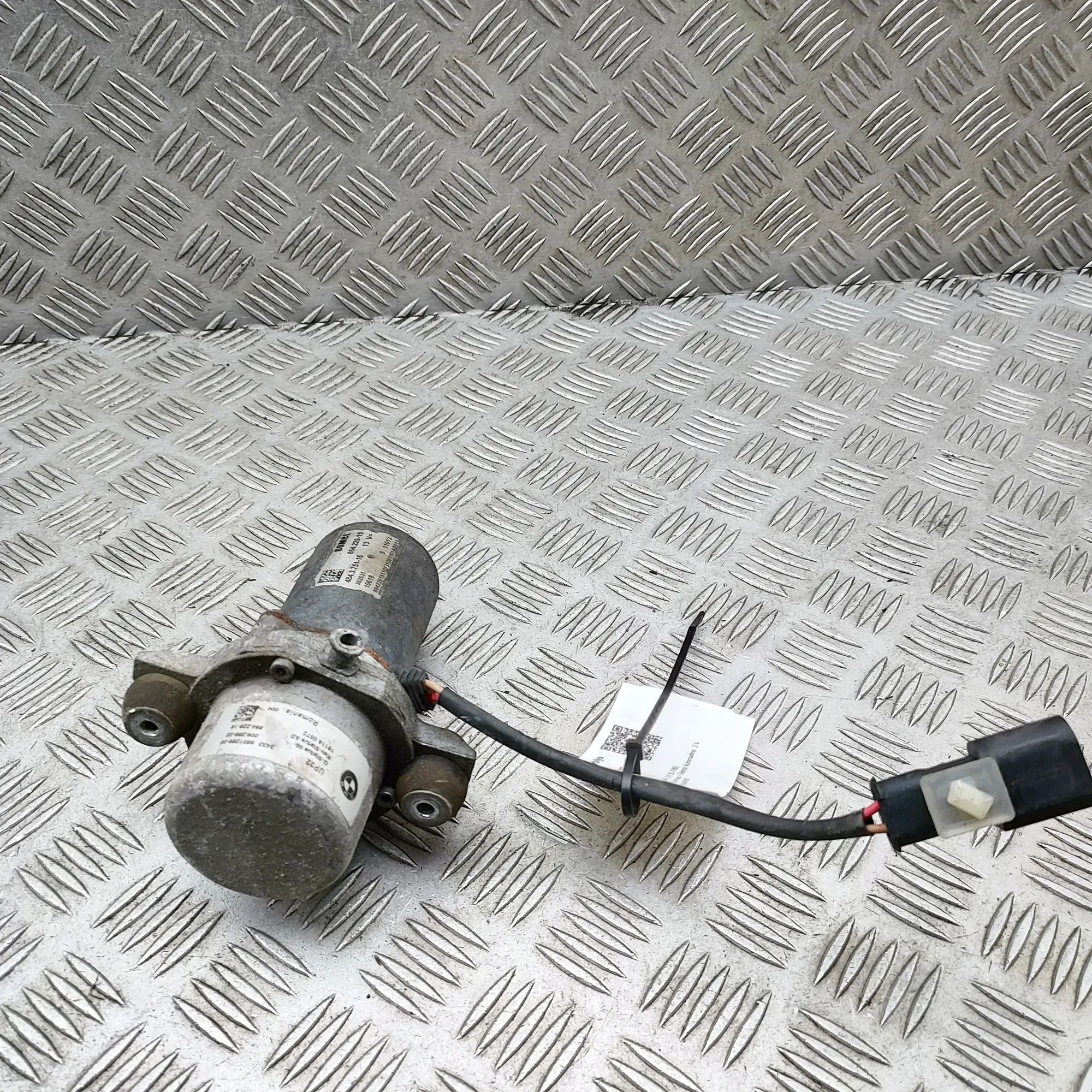 BMW 3 (F30 / F31) Vacuum pump