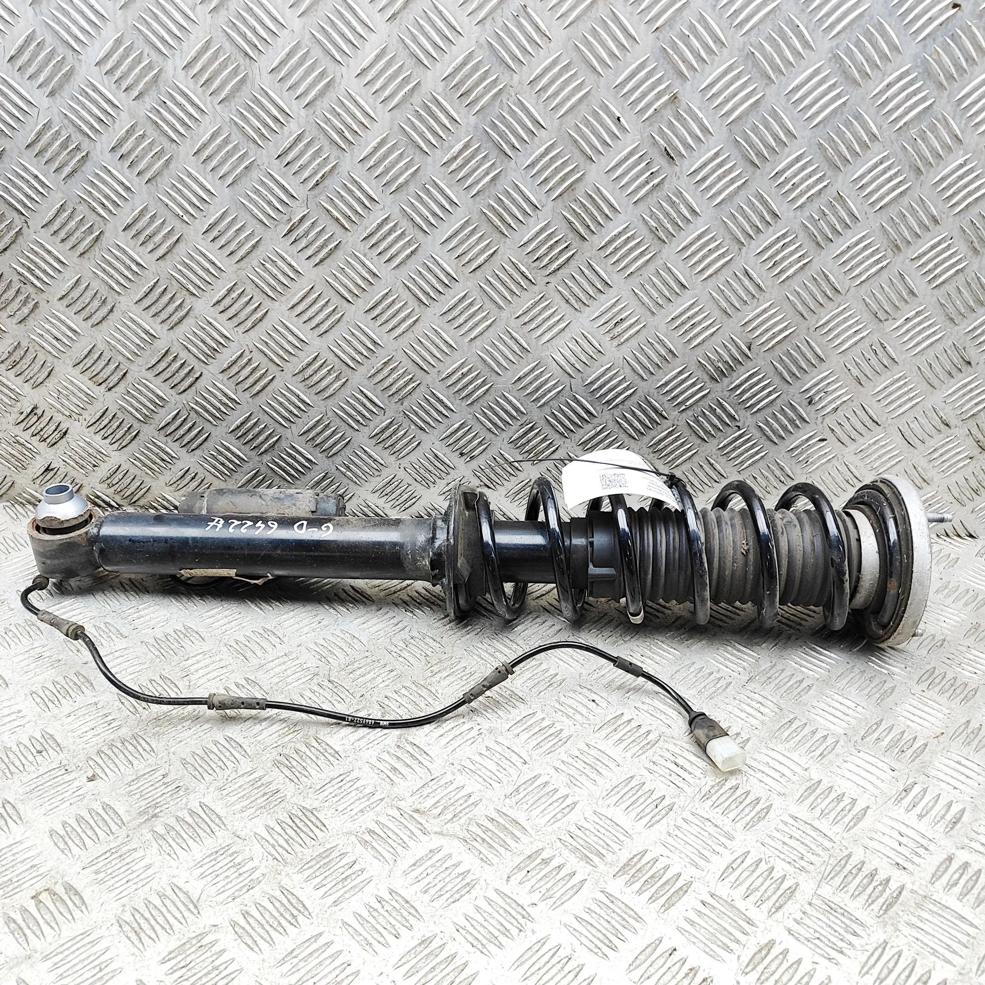 BMW 5 (G30 / G31) Shock absorber — rear right