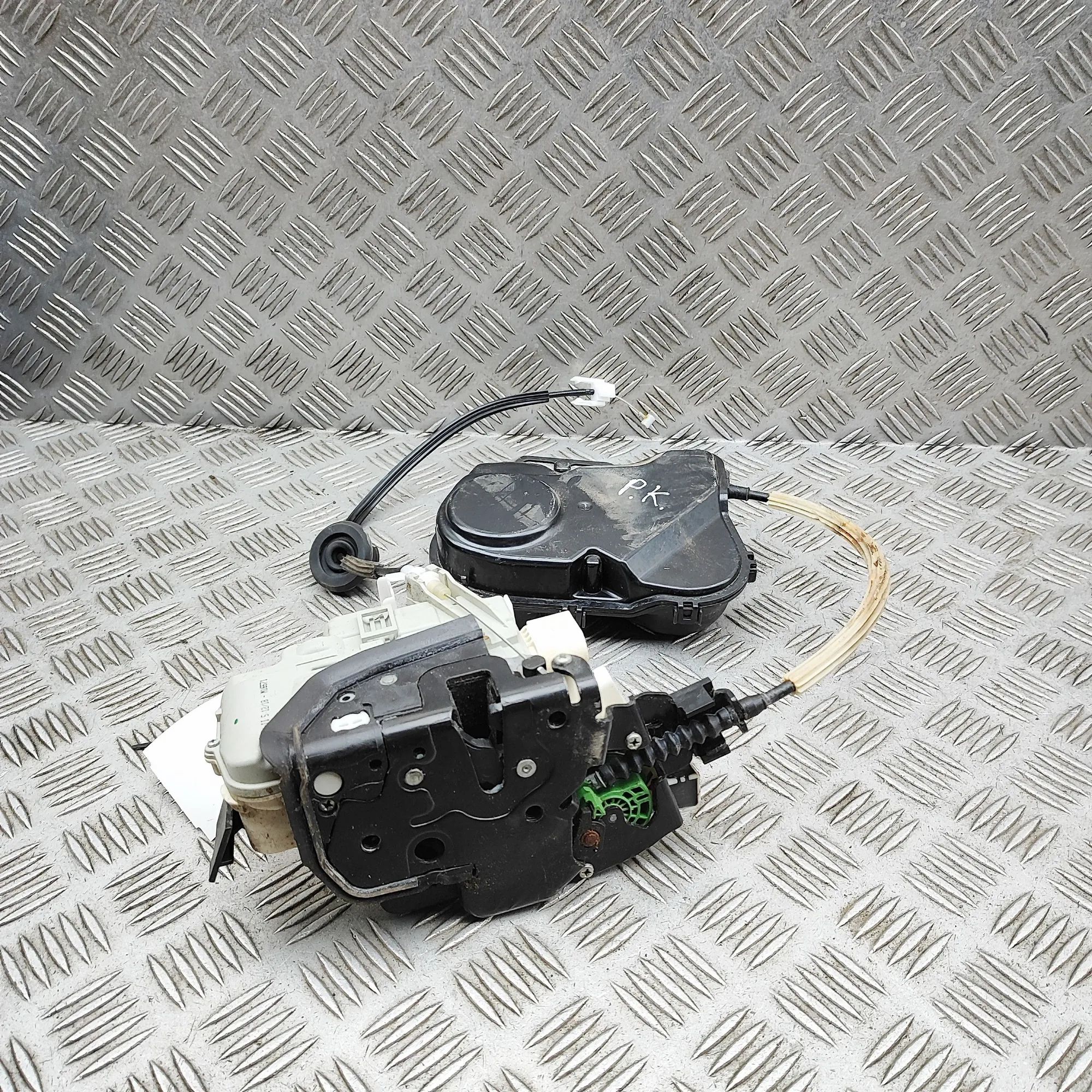 Porsche Panamera Door lock — front left