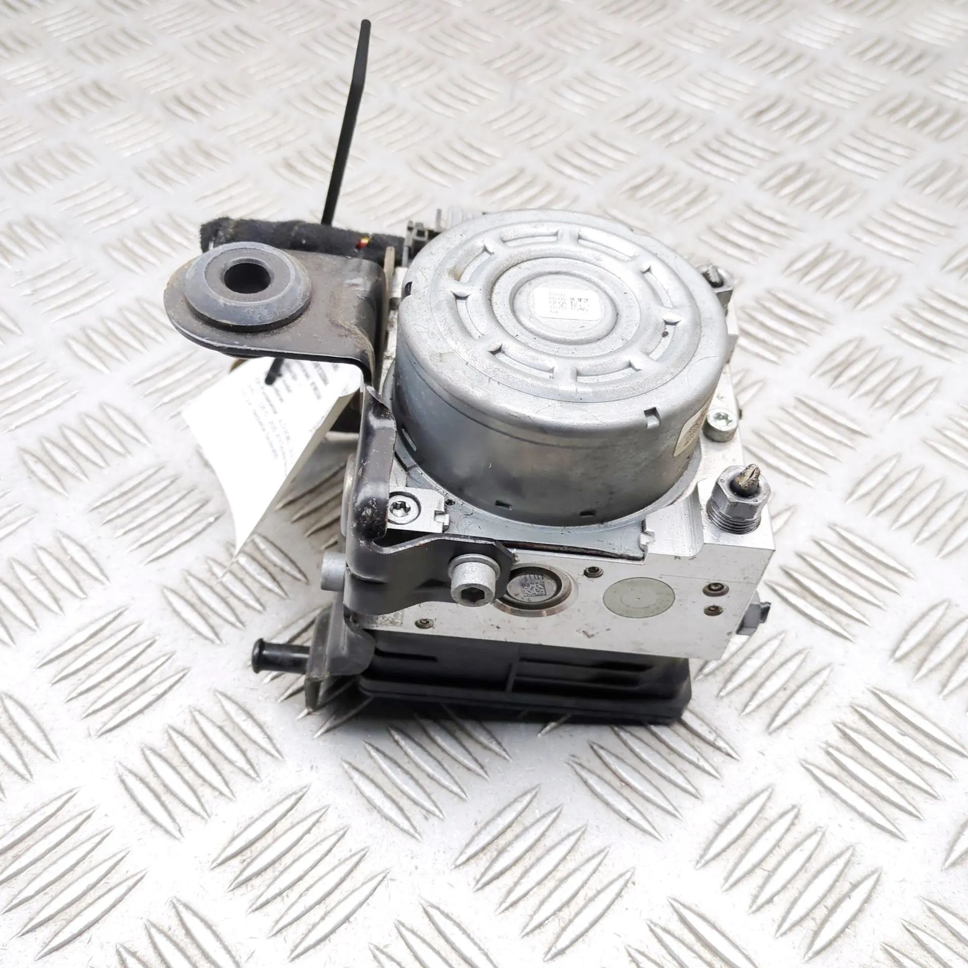 Alfa-Romeo Giulietta (940) ABS Hydraulipumppu ABS Pump — ALFA ROMEO GIULIETTA (940) (2010-202...