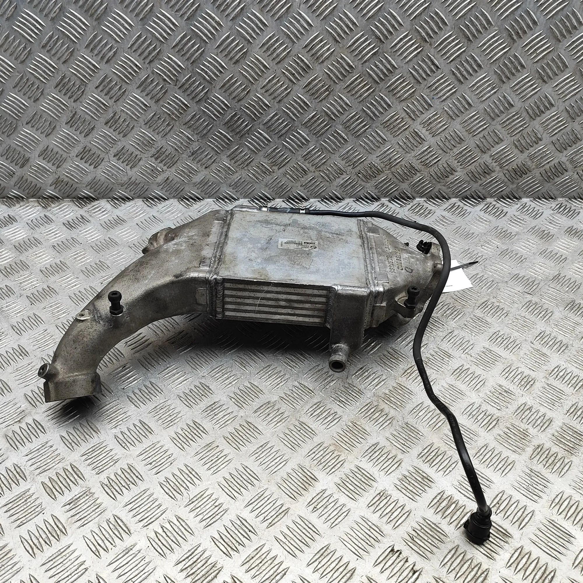 BMW 5 (F10 / F11) Intercooler radiator