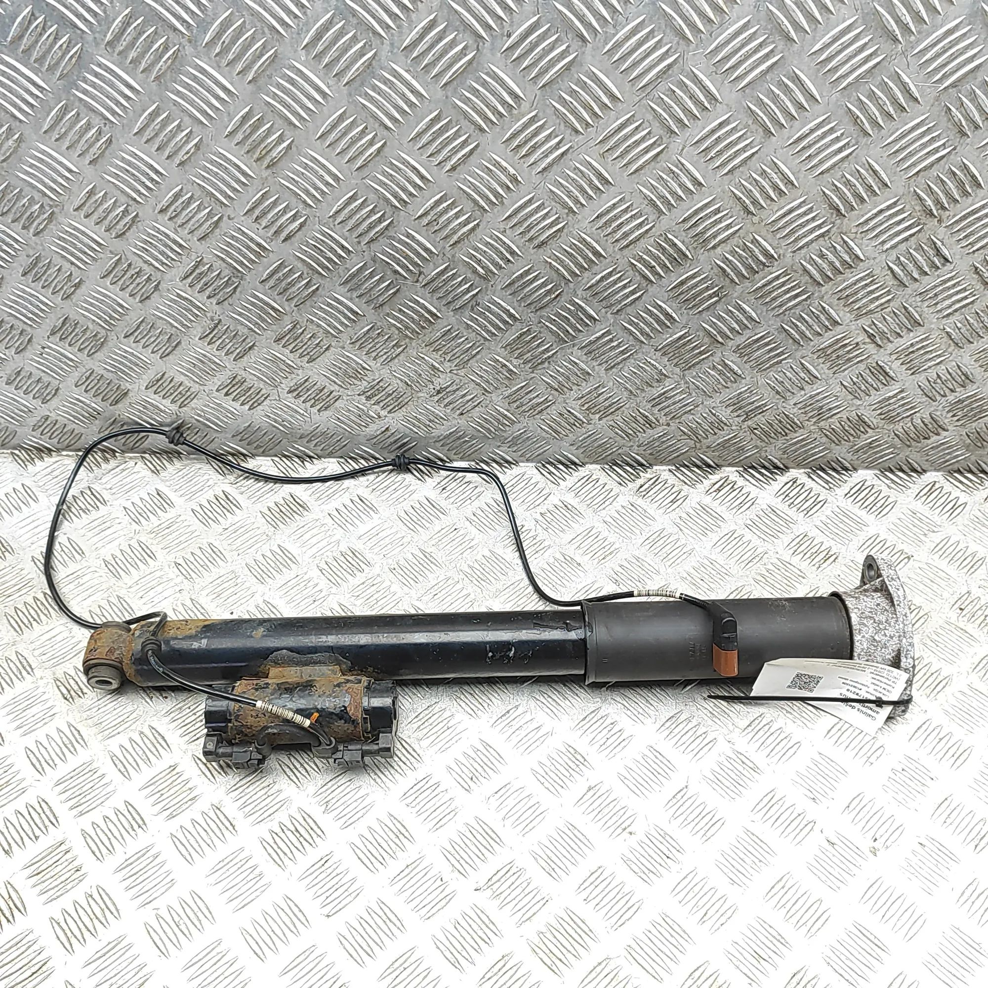 Mercedes-Benz A (W177) Shock absorber — rear right Shock absorber — rear right — MERCEDES BENZ E-C...