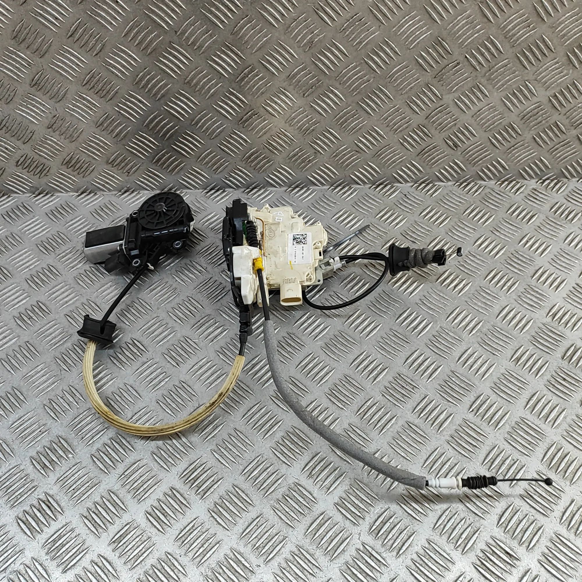 Audi Q7 (4M) Front Right Door Lock Front Right Door Lock — AUDI Q7 (4M) (2015-PRES...