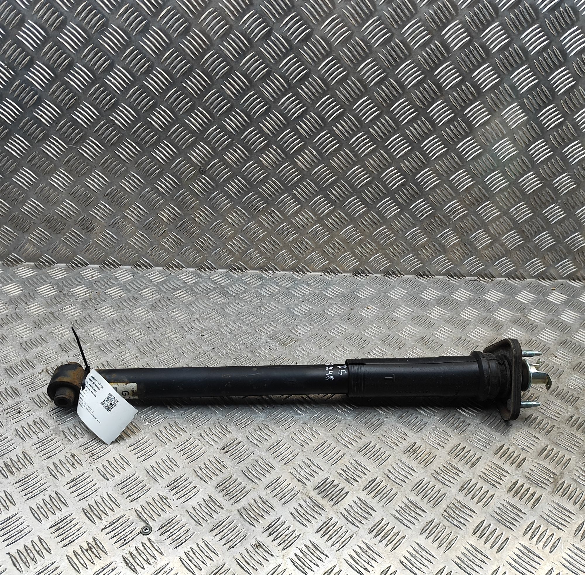 Lexus GS Shock absorber — rear right Shock absorber — rear right — LEXUS GS (2011-20...