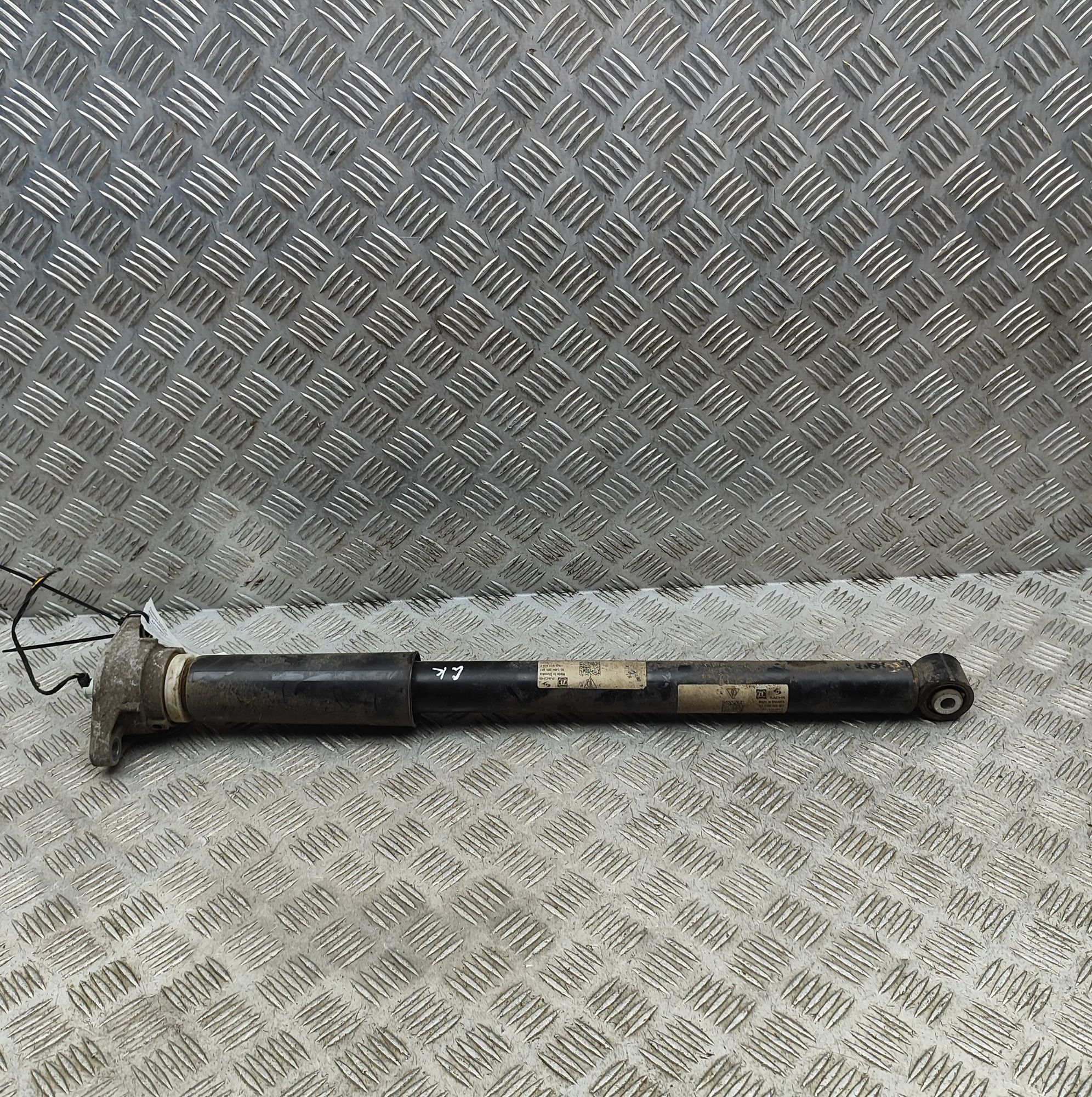Porsche Taycan Rear Left Shock Absorber Rear Left Shock Absorber — PORSCHE TAYCAN (9J) ...