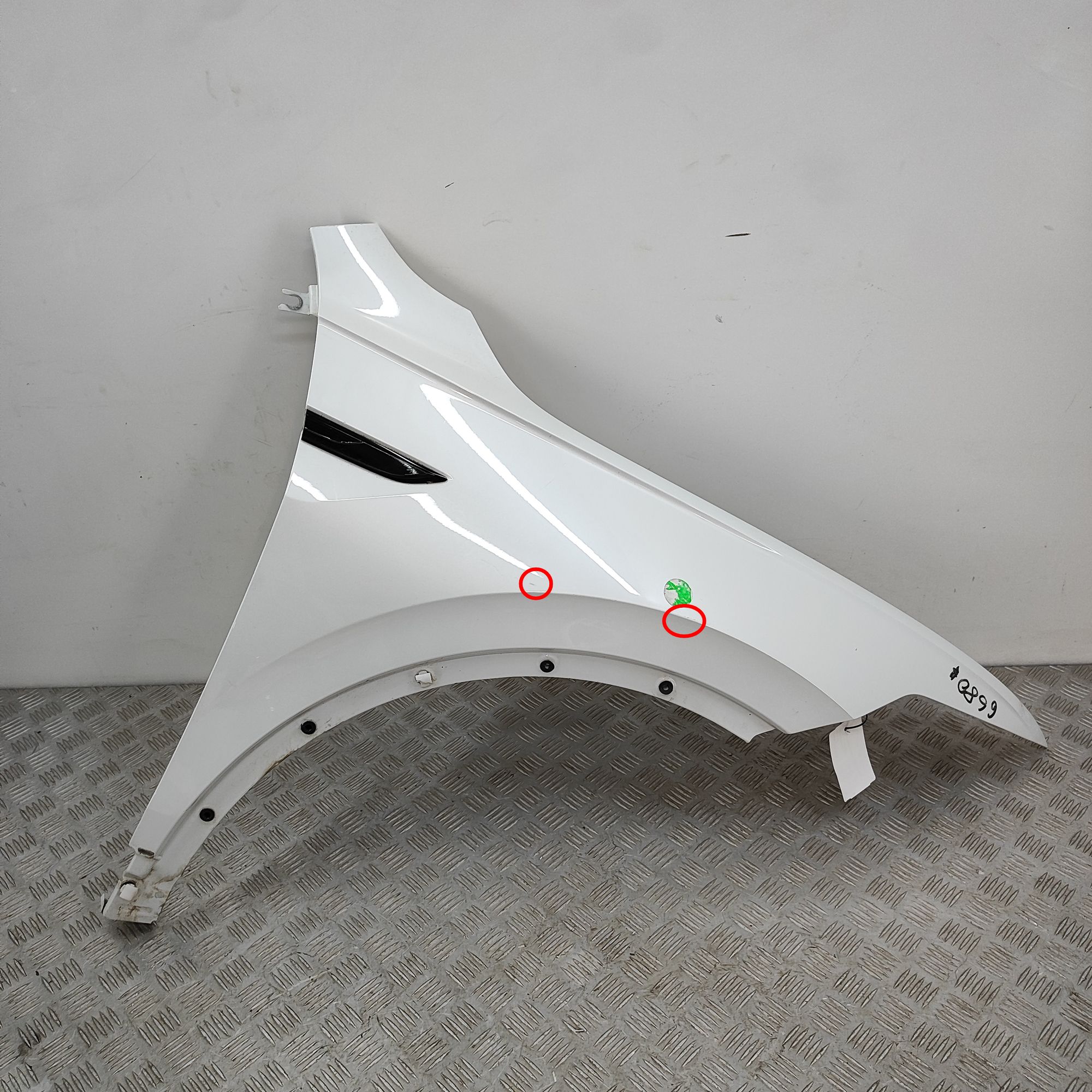 Volkswagen Tiguan Front Right Fender