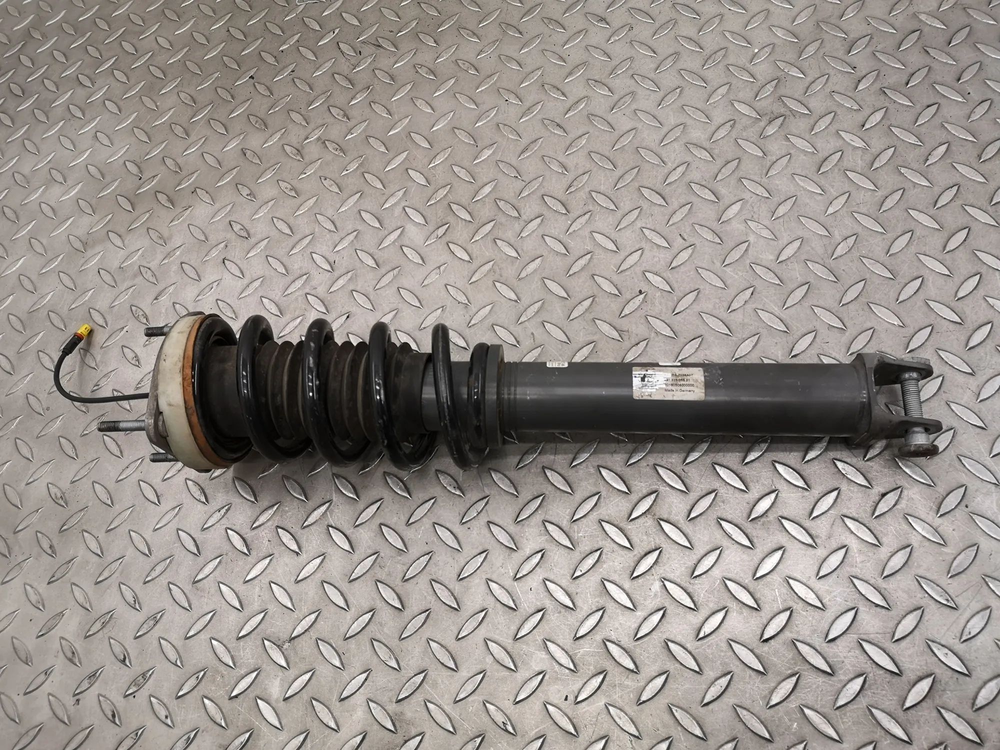 Porsche 911 (991) Rear Left Shock Absorber Rear Left Shock Absorber — PORSCHE 911 (991) (2...