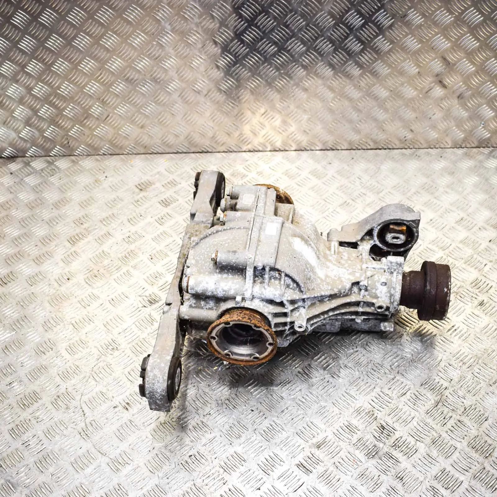 Bentley Continental GT, GTC, Flying Spur takatasauspyörästö Rear differential — BENTLEY CONTINENTAL GT W12 ...