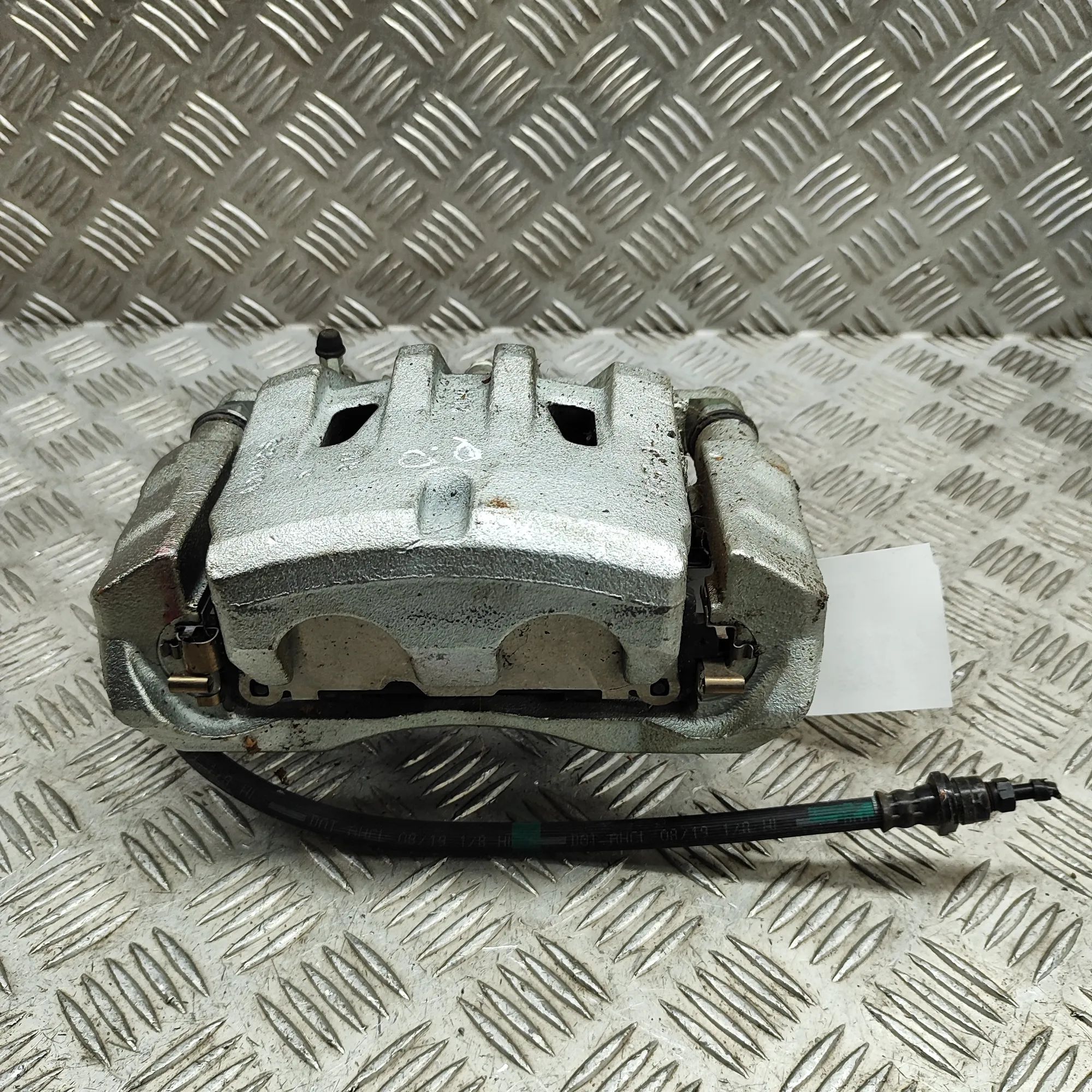 Toyota Sienna Brake caliper — front right Brake caliper — front right — TOYOTA SIENNA (_L...