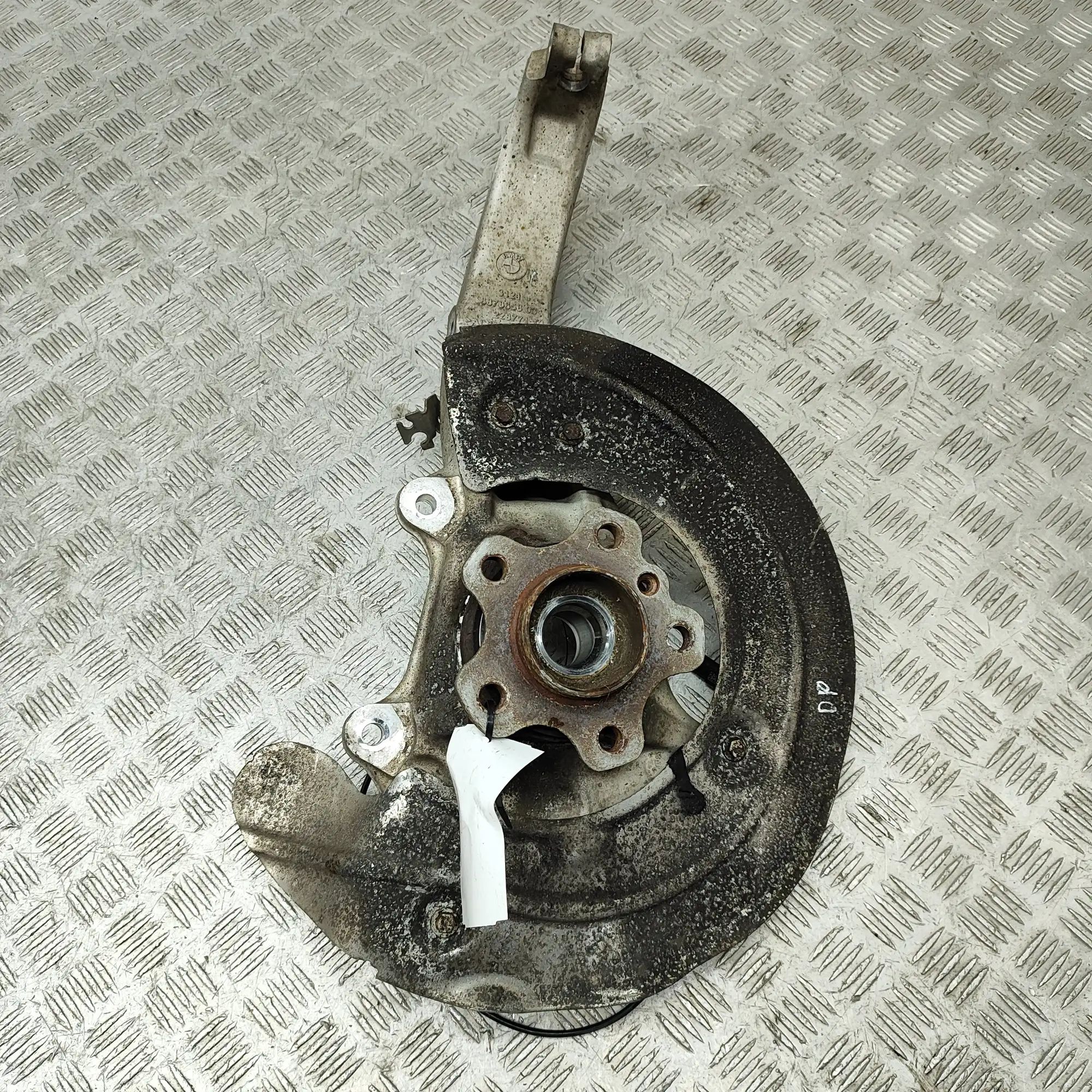 BMW X5 (G05) Front Right Wheel Hub Front Right Wheel Hub — BMW X5 (G05, F95) (2018...