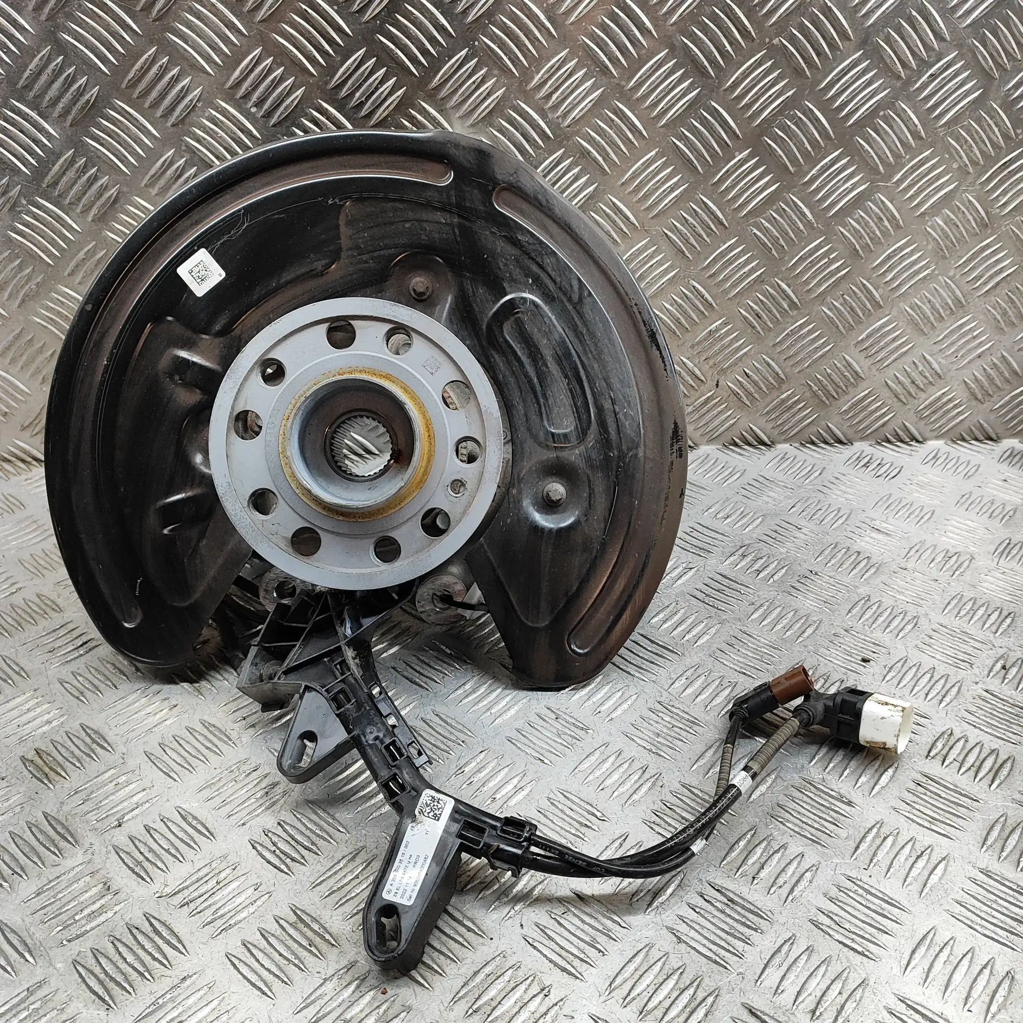 Mercedes-Benz GLC (X253) Rear Right Wheel Hub Rear Right Wheel Hub — MERCEDES BENZ GLC (X254)...