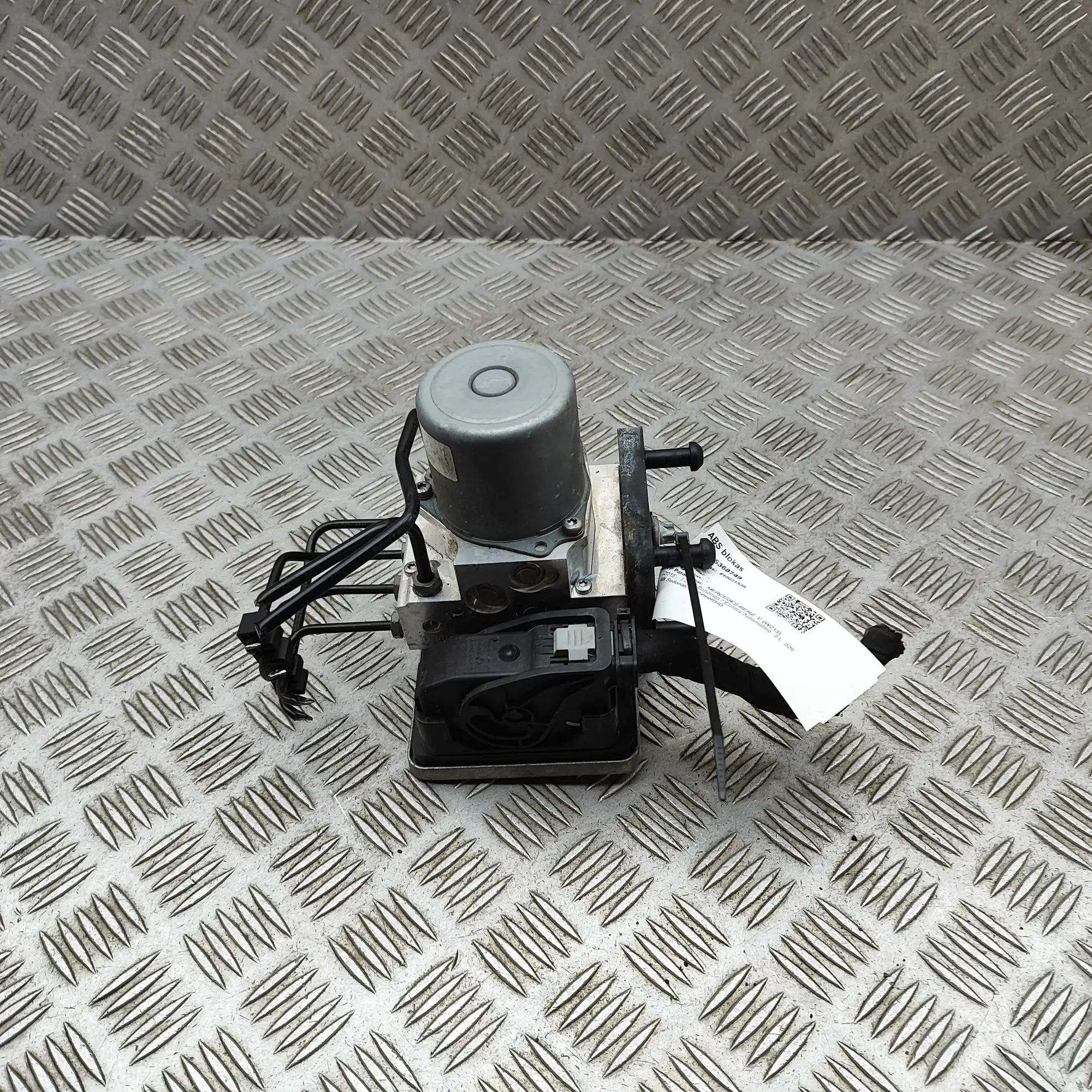 Mercedes-Benz A (W177) ABS Hydraulipumppu ABS Pump — MERCEDES BENZ E-CLASS (W213) (2015-2...