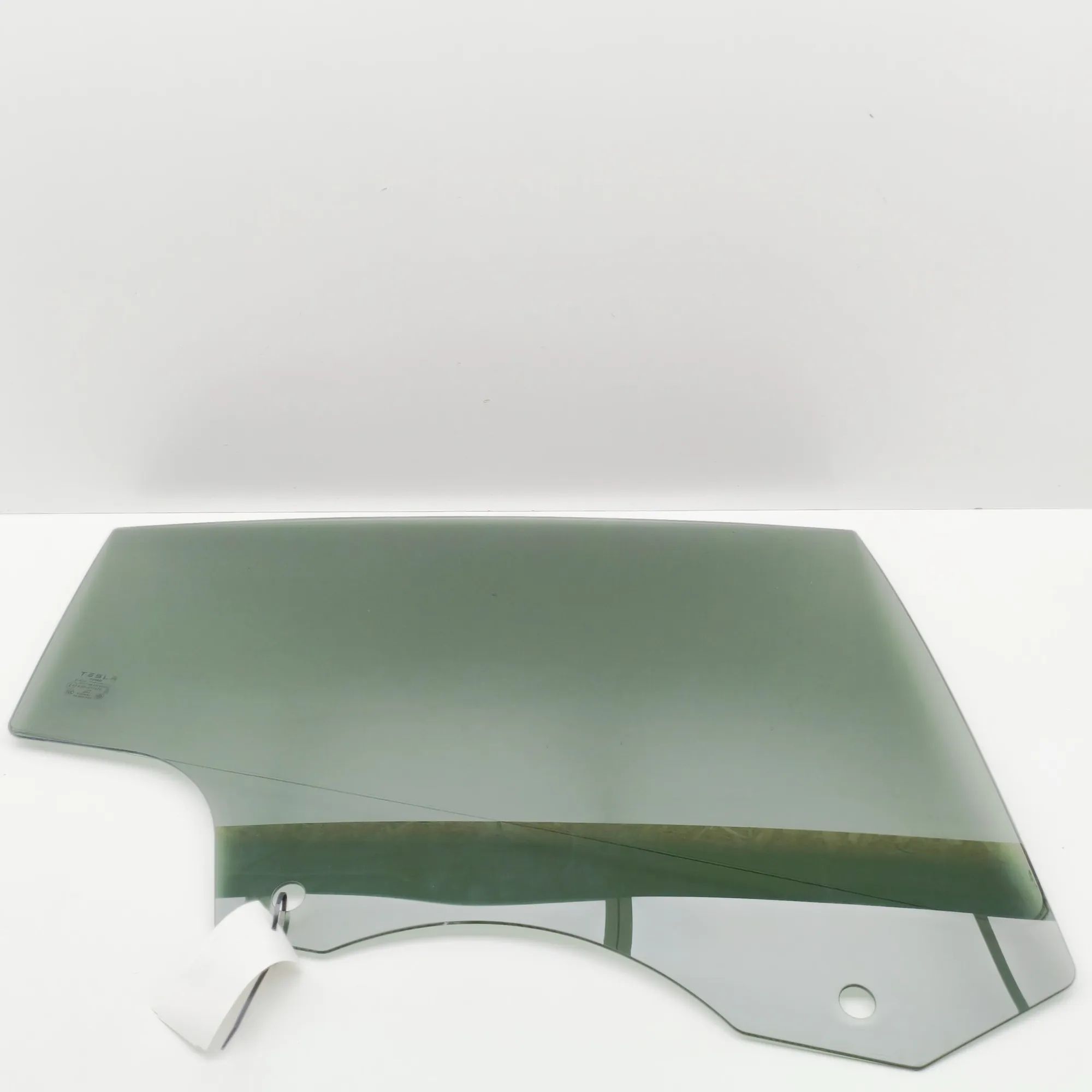 Tesla Model Y Right rear door window Right rear door window — TESLA MODEL Y (5YJY) (...