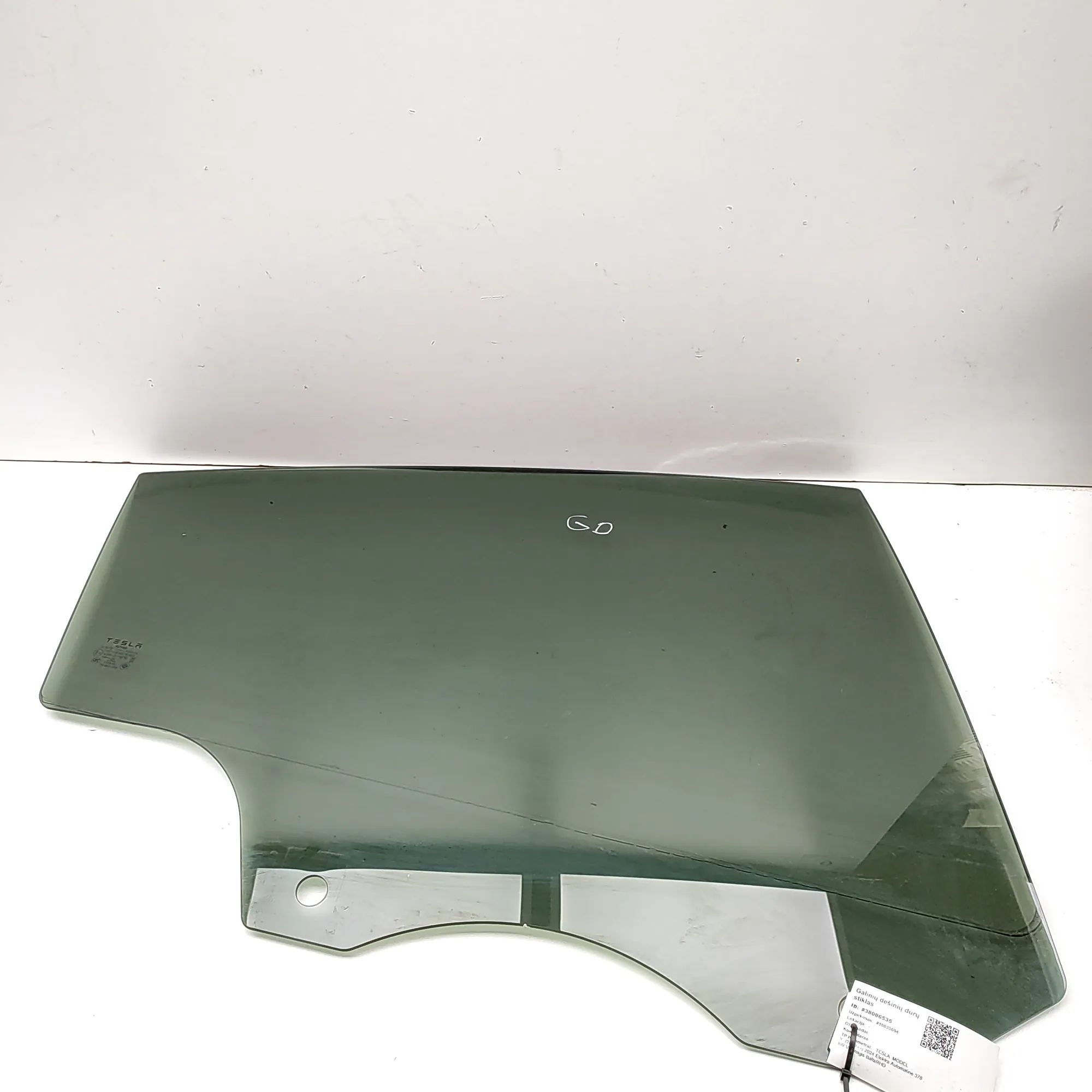 Tesla Model Y Right rear door window Right rear door window — TESLA MODEL Y (5YJY) (...