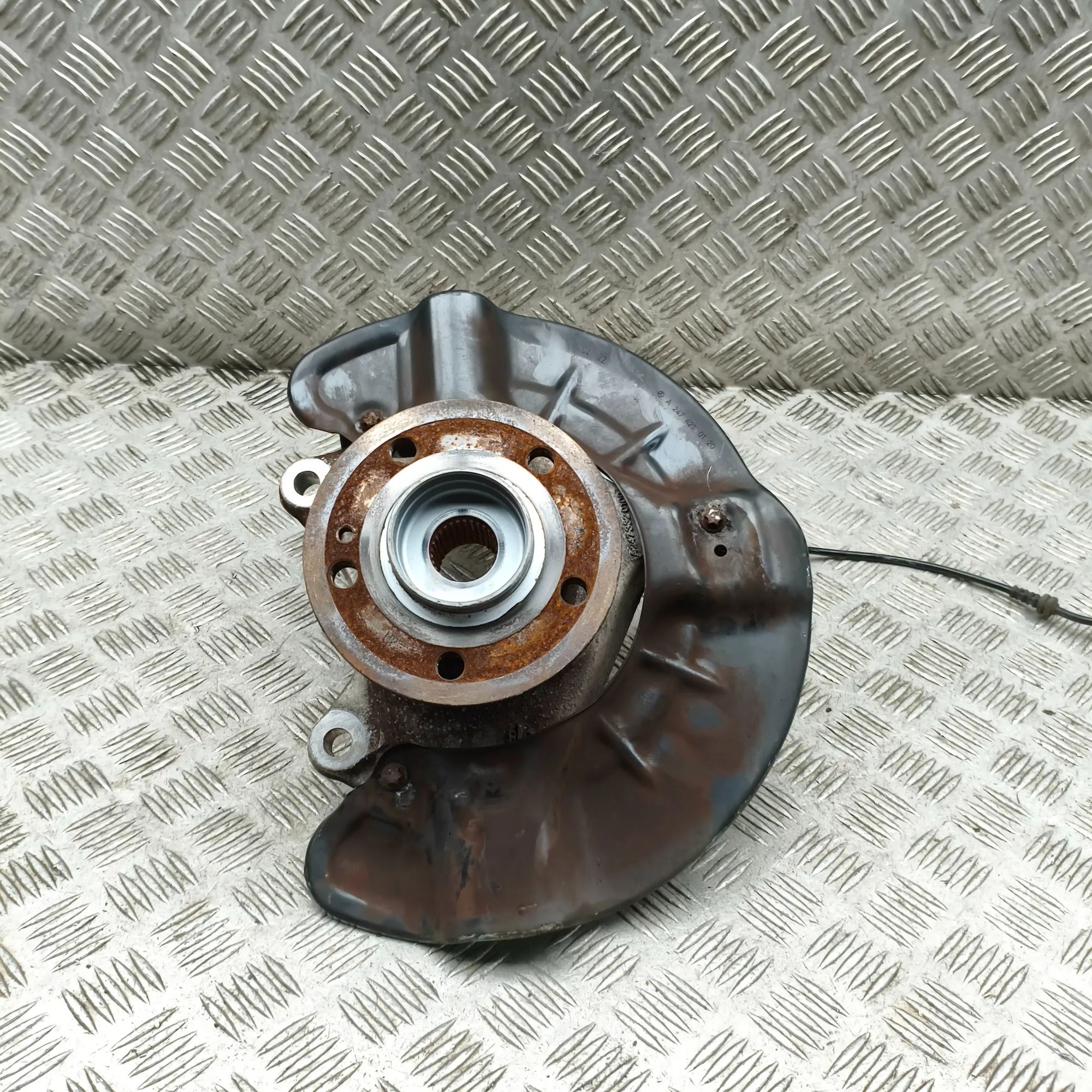 Mercedes-Benz GLB / EQB (X247) Front Left Wheel Hub Front Left Wheel Hub — MERCEDES BENZ EQB (X243)...