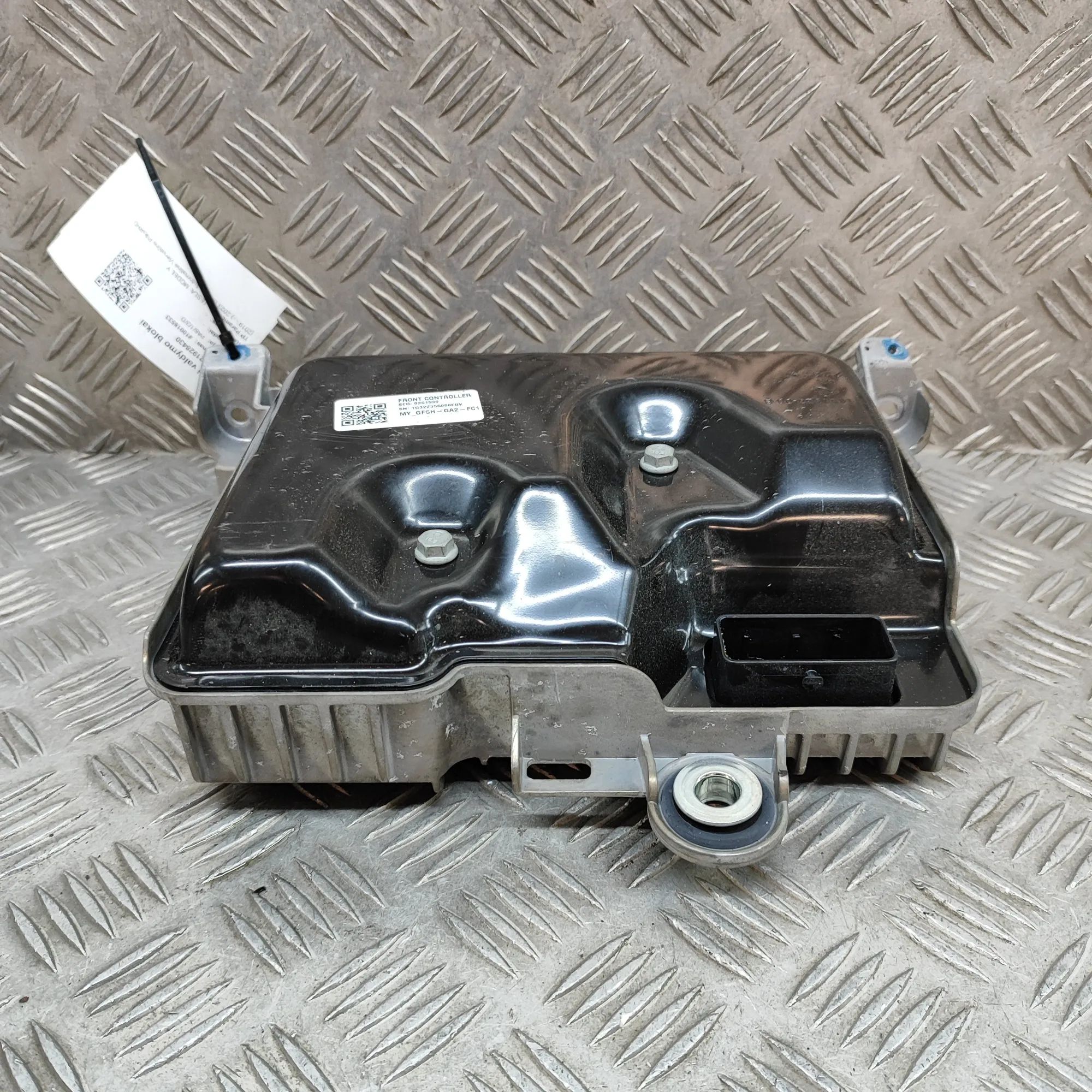 Tesla Model Y Other Control Units Other Control Units — TESLA MODEL Y (5YJY) (201...