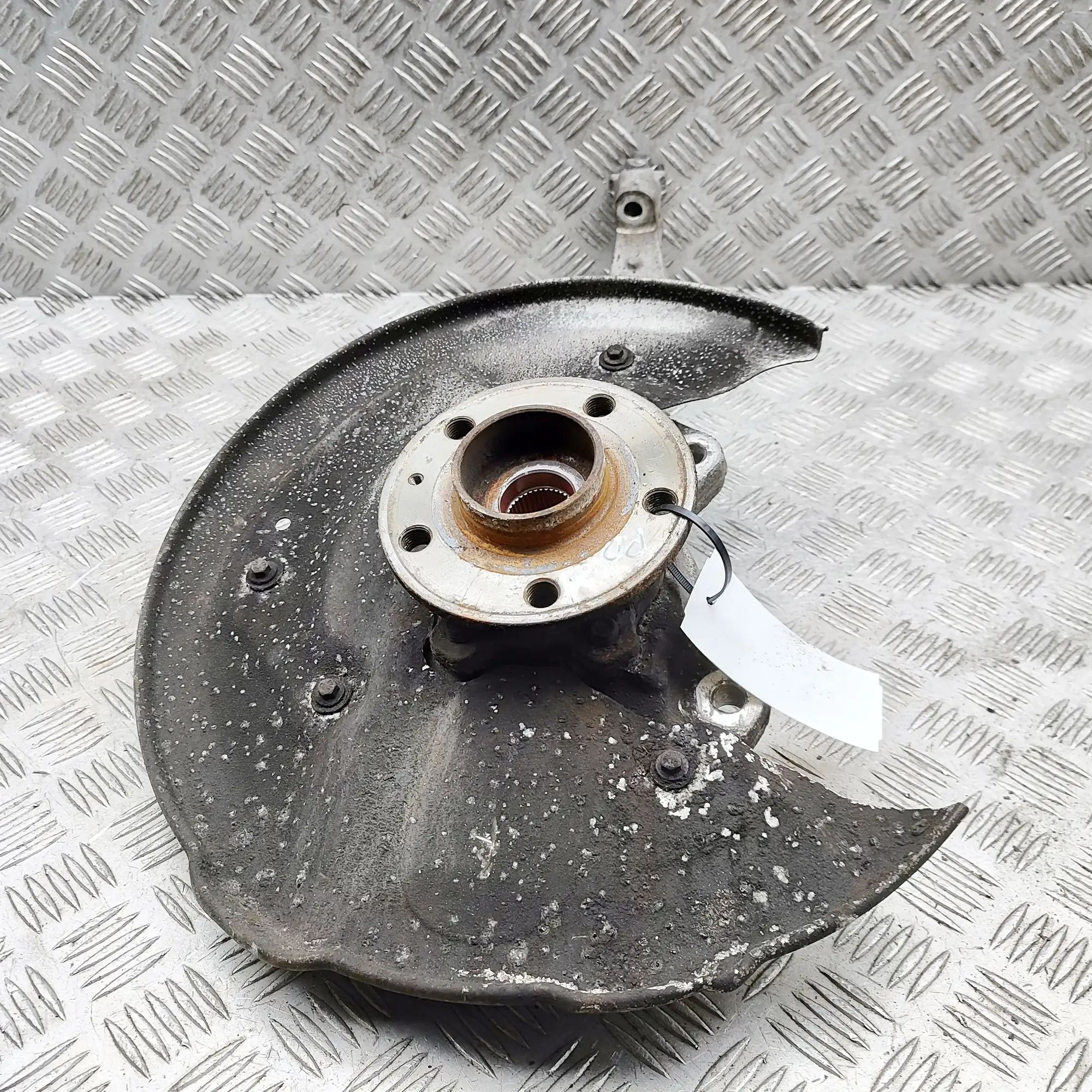 Volvo S90 Front Right Wheel Hub Front Right Wheel Hub — VOLVO S90 / V90 (2016-2...