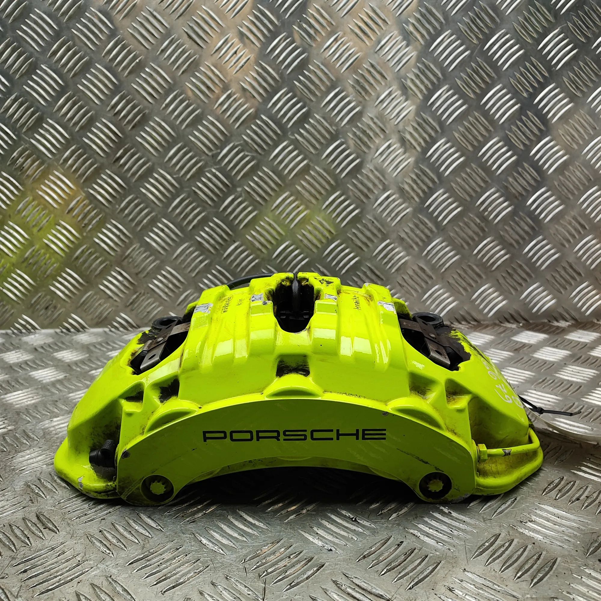 Porsche Panamera Brake caliper — front right