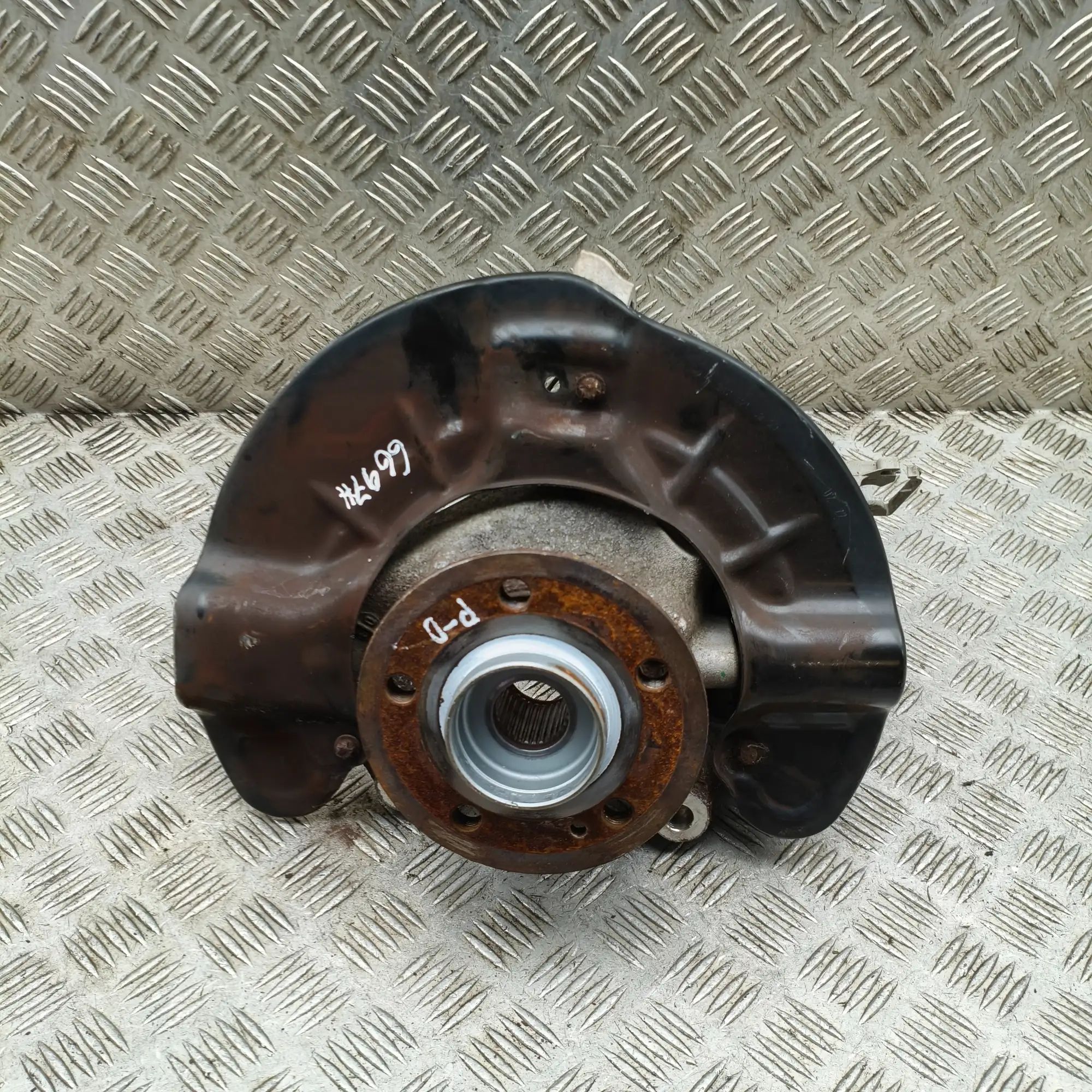 Mercedes-Benz GLB / EQB (X247) Front Right Wheel Hub Front Right Wheel Hub — MERCEDES BENZ EQB (X243...