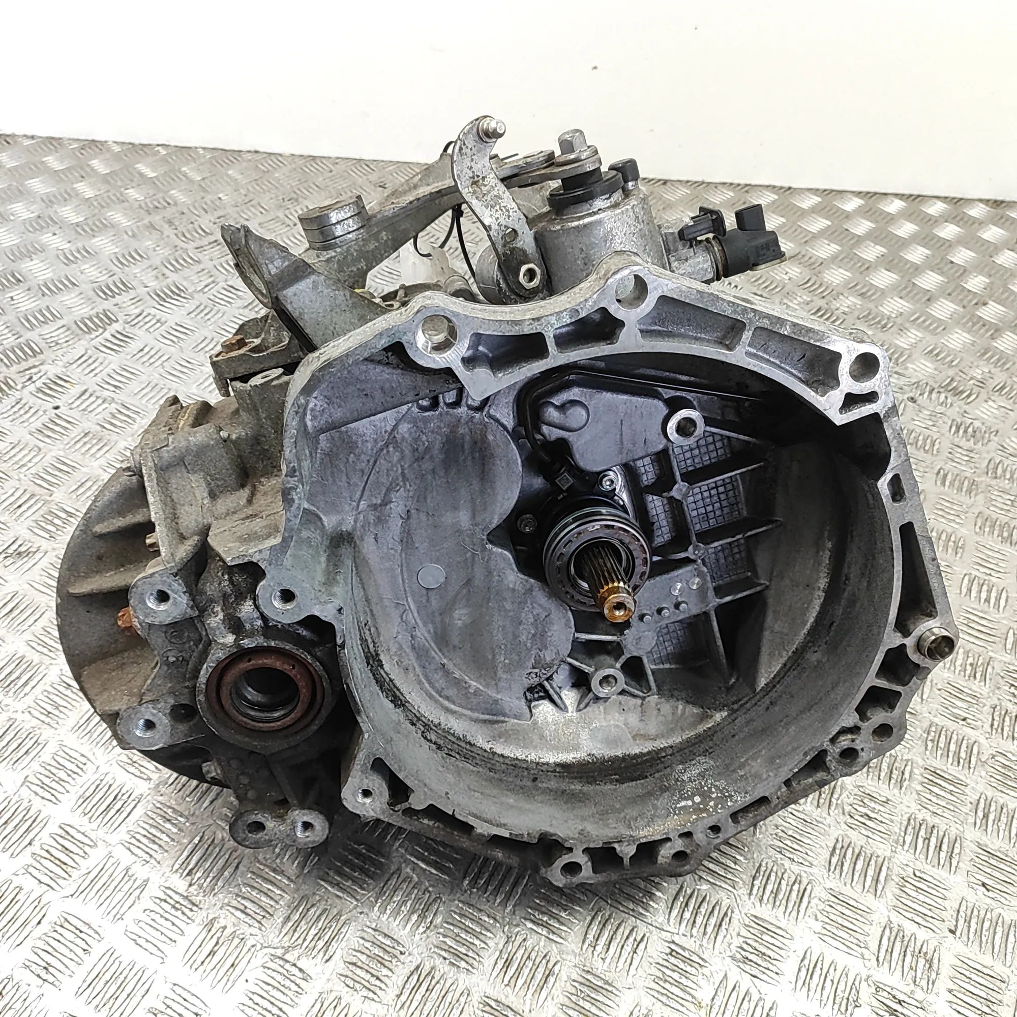 Opel Mokka (A) Gearbox Gearbox — OPEL MOKKA A (J13) (2012-2019) — 5556...