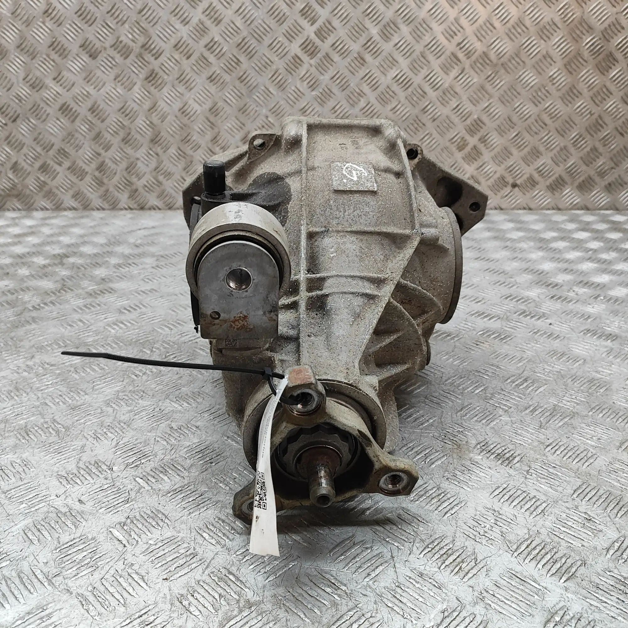 Mercedes-Benz A (W177) rear differential Rear differential — MERCEDES BENZ E-CLASS (W213...
