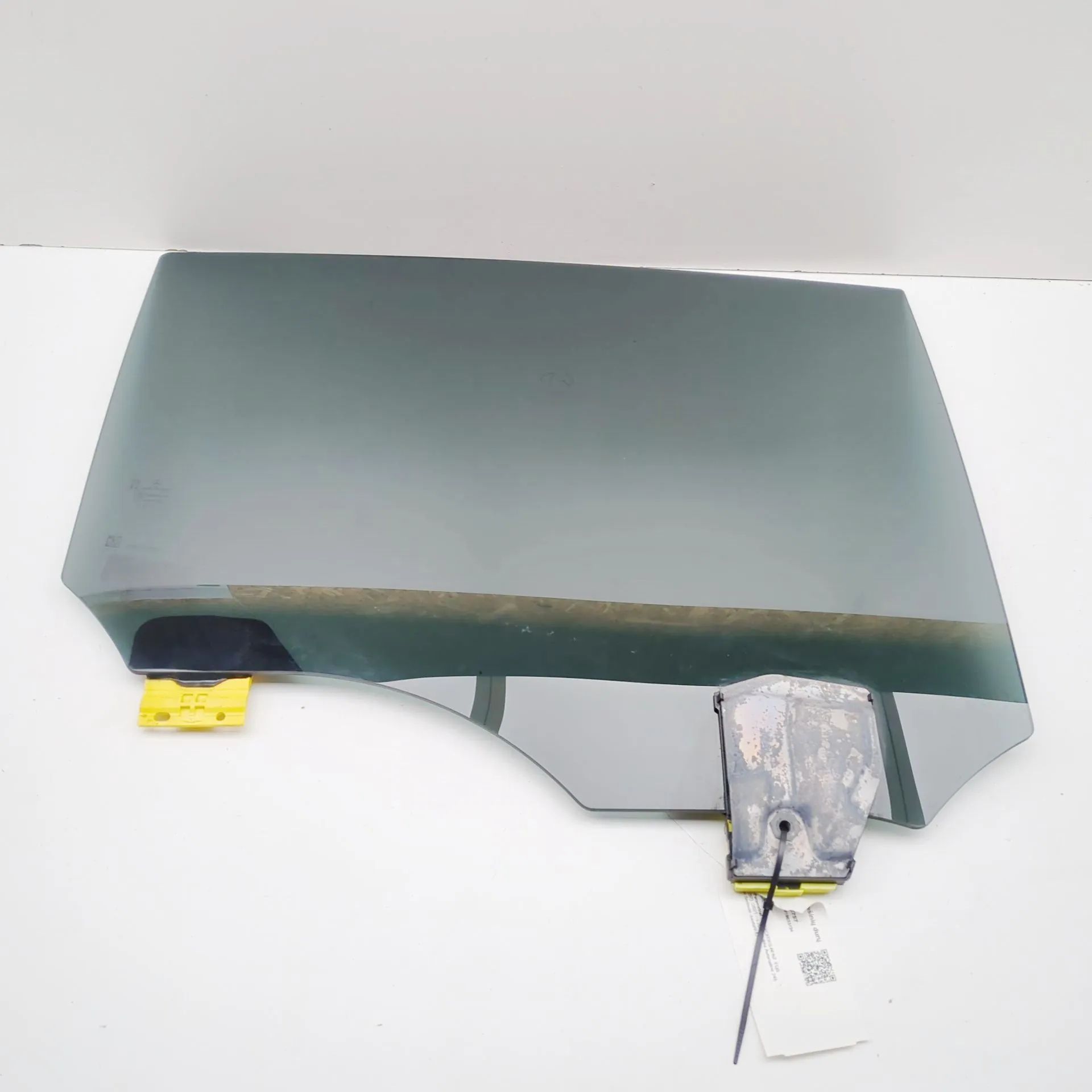 Mercedes-Benz EQS (V297 / X296) Right rear door window Right rear door window — MERCEDES BENZ EQS (V29...