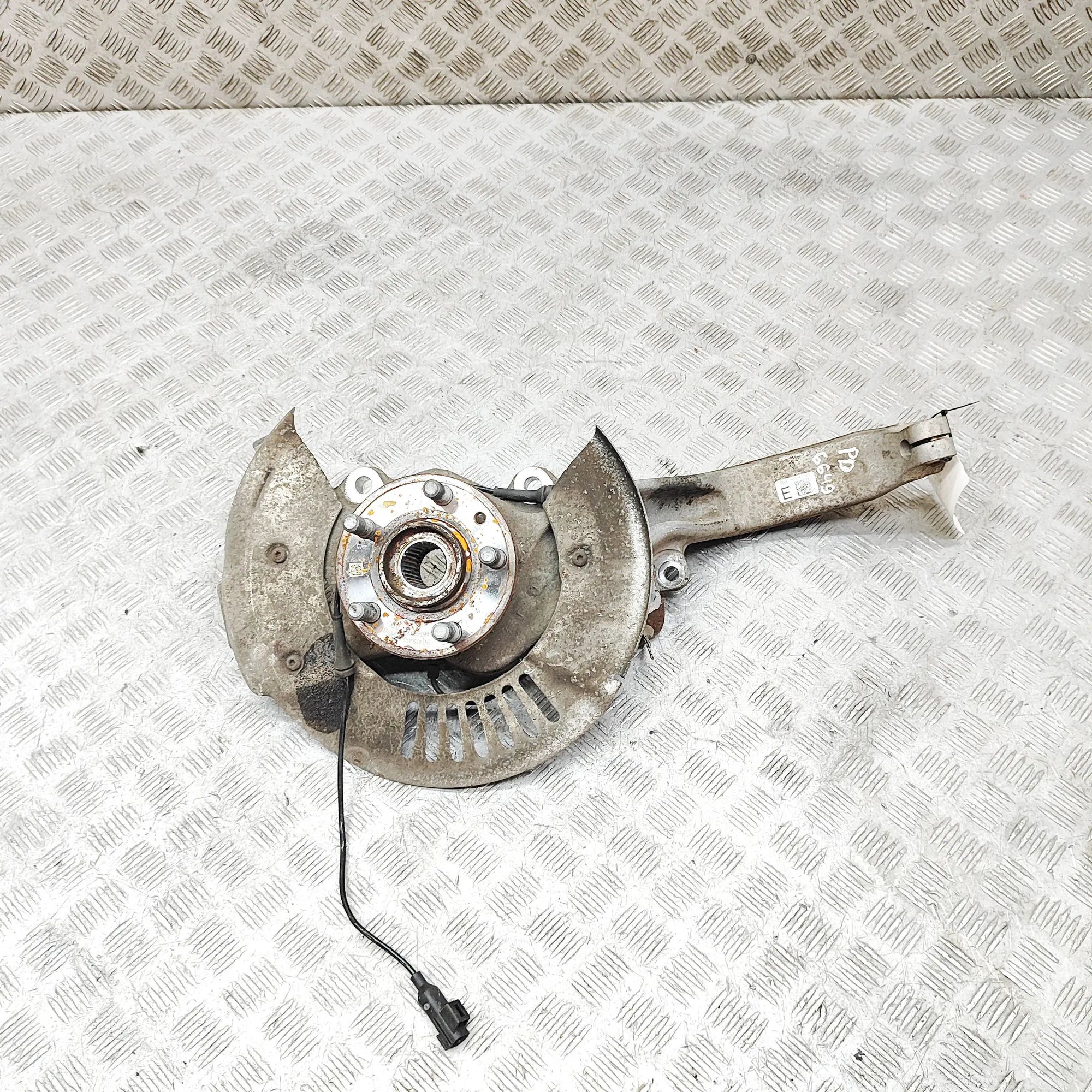 Land Rover Range Rover Velar Front Right Wheel Hub Front Right Wheel Hub — LAND ROVER RANGE ROVER ...