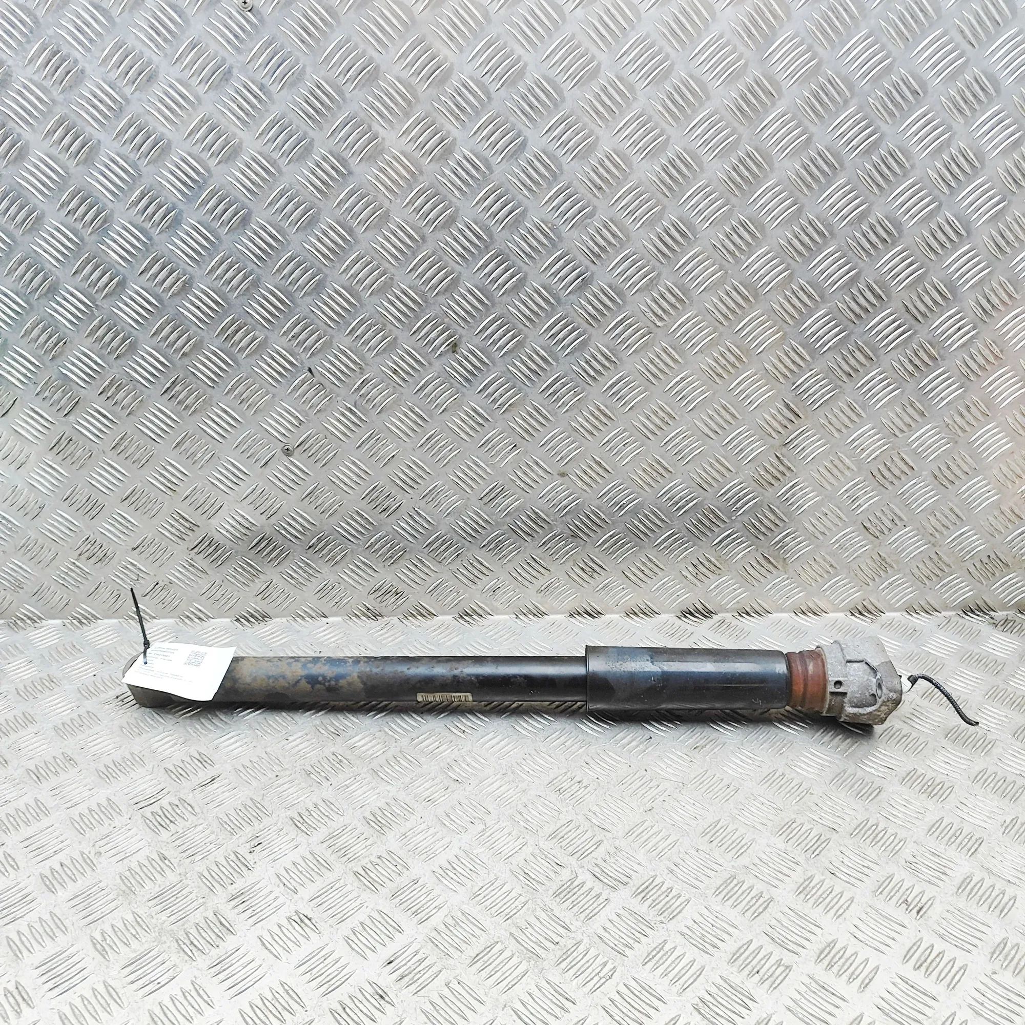 Porsche Panamera Shock absorber — rear right