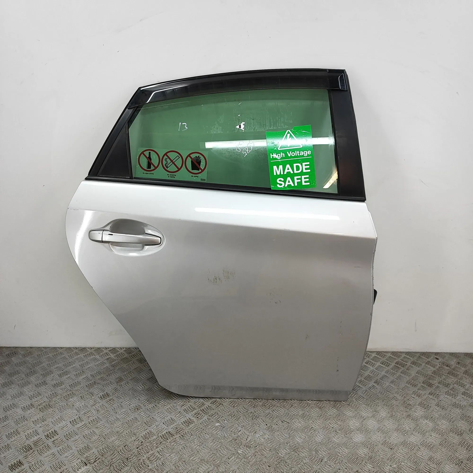 Toyota Prius+ Door — rear right Door — rear right — TOYOTA PRIUS (XW30) (2009-2...