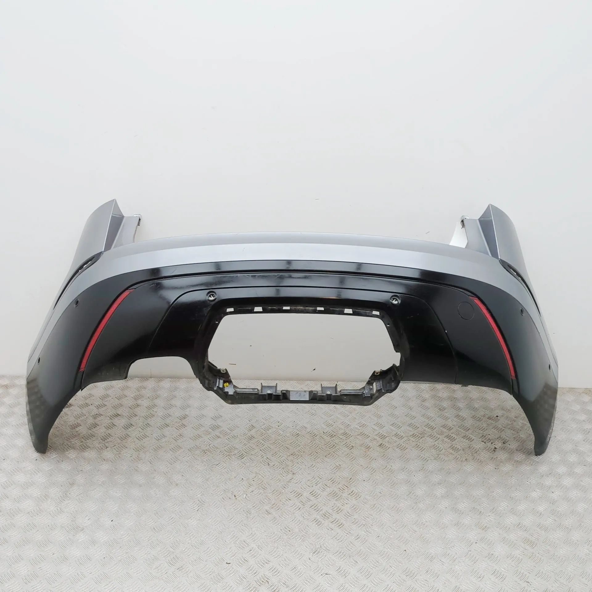 Land Rover Range Rover Velar Bumper rear Bumper rear — LAND ROVER RANGE ROVER VELAR (L56...