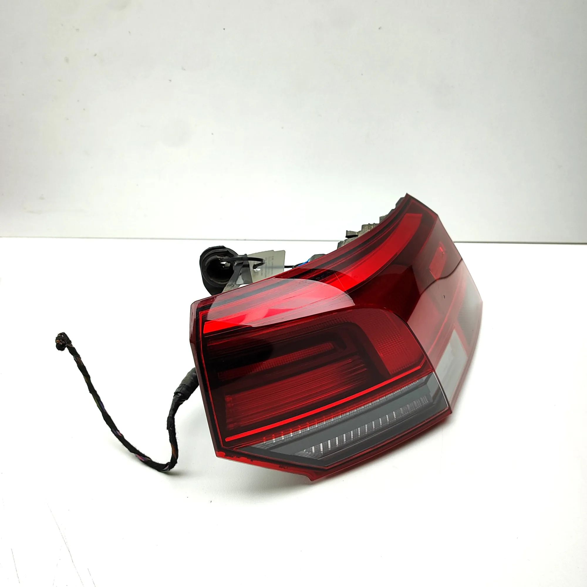 Volkswagen Golf 8 Rear Right Tail Light Rear Right Tail Light — VW GOLF (VIII CD1) (202...