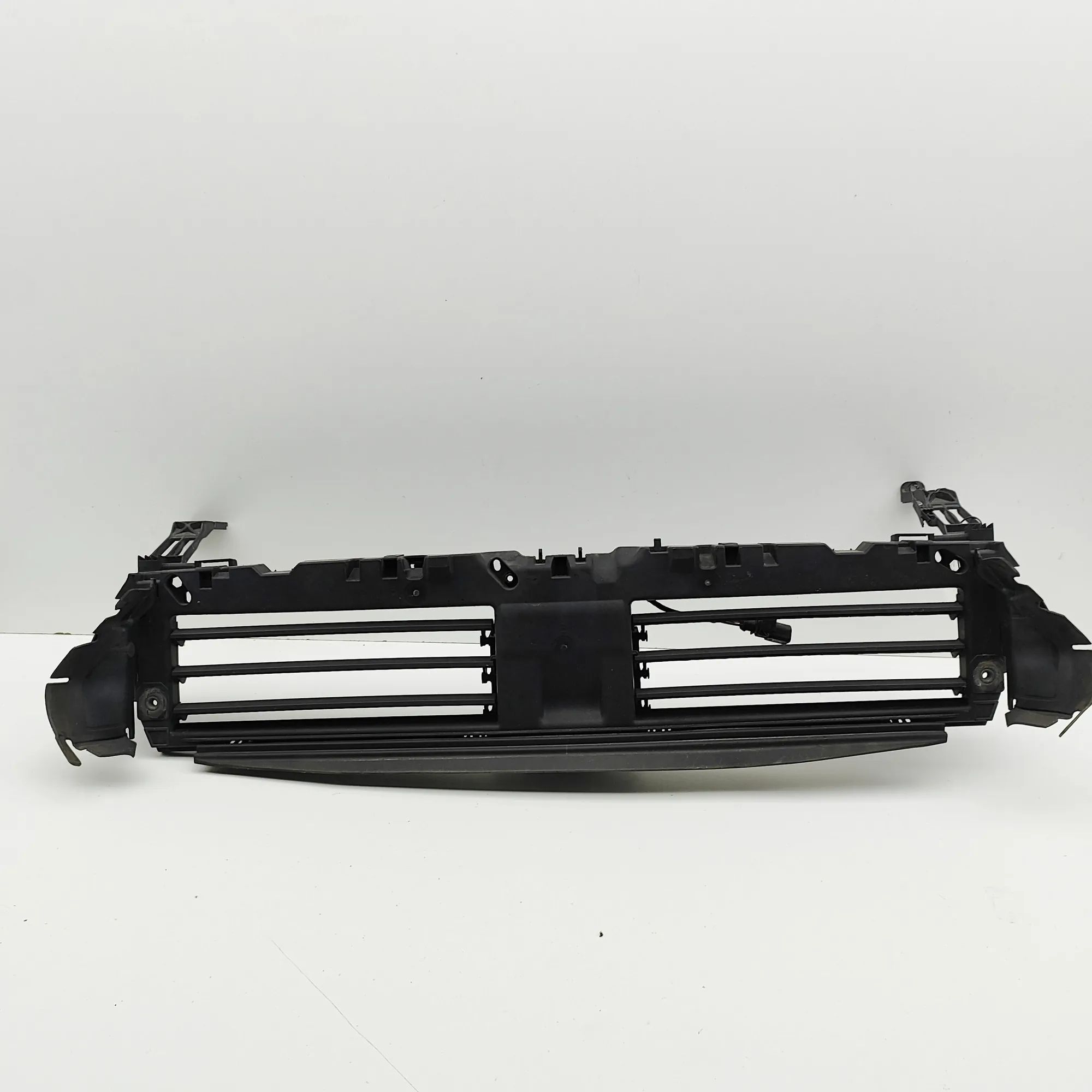 Audi A4 (B8) Radiator Air Intake Channel Radiator Air Intake Channel — AUDI A4 (8W, B9) ...