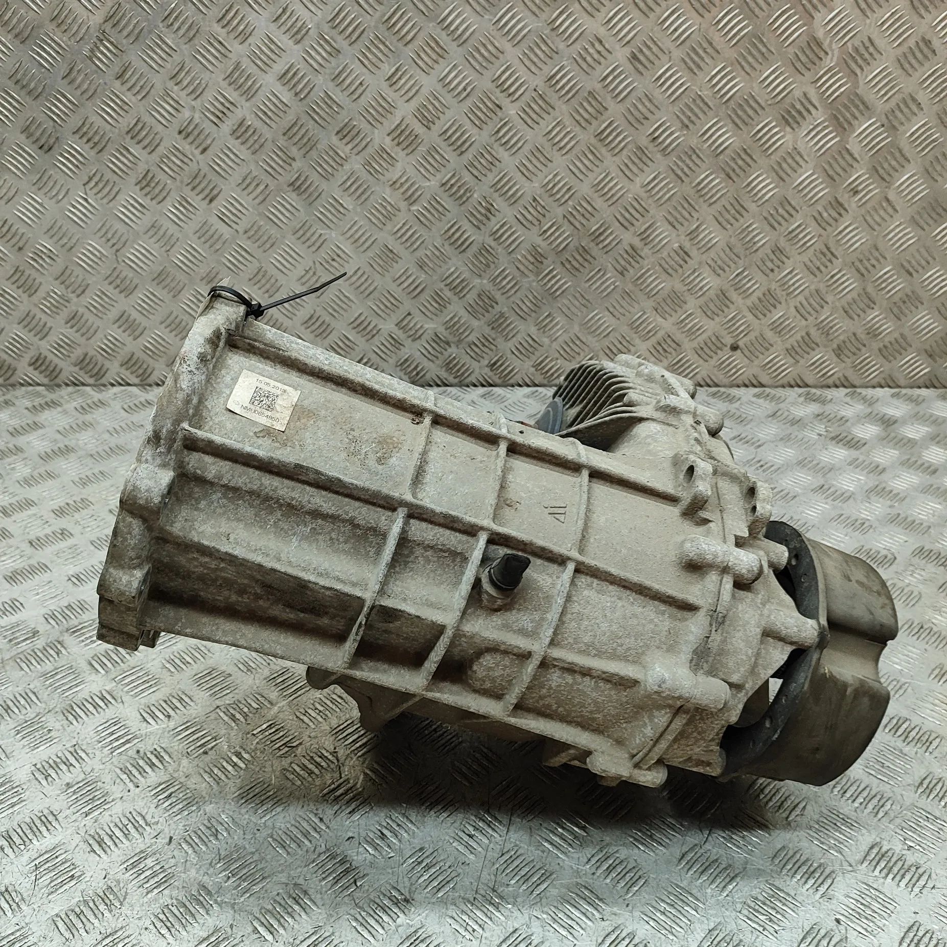 Volkswagen Touareg Transfer case Transfer case — VW TOUAREG (7P) (2010-2018) — 0...