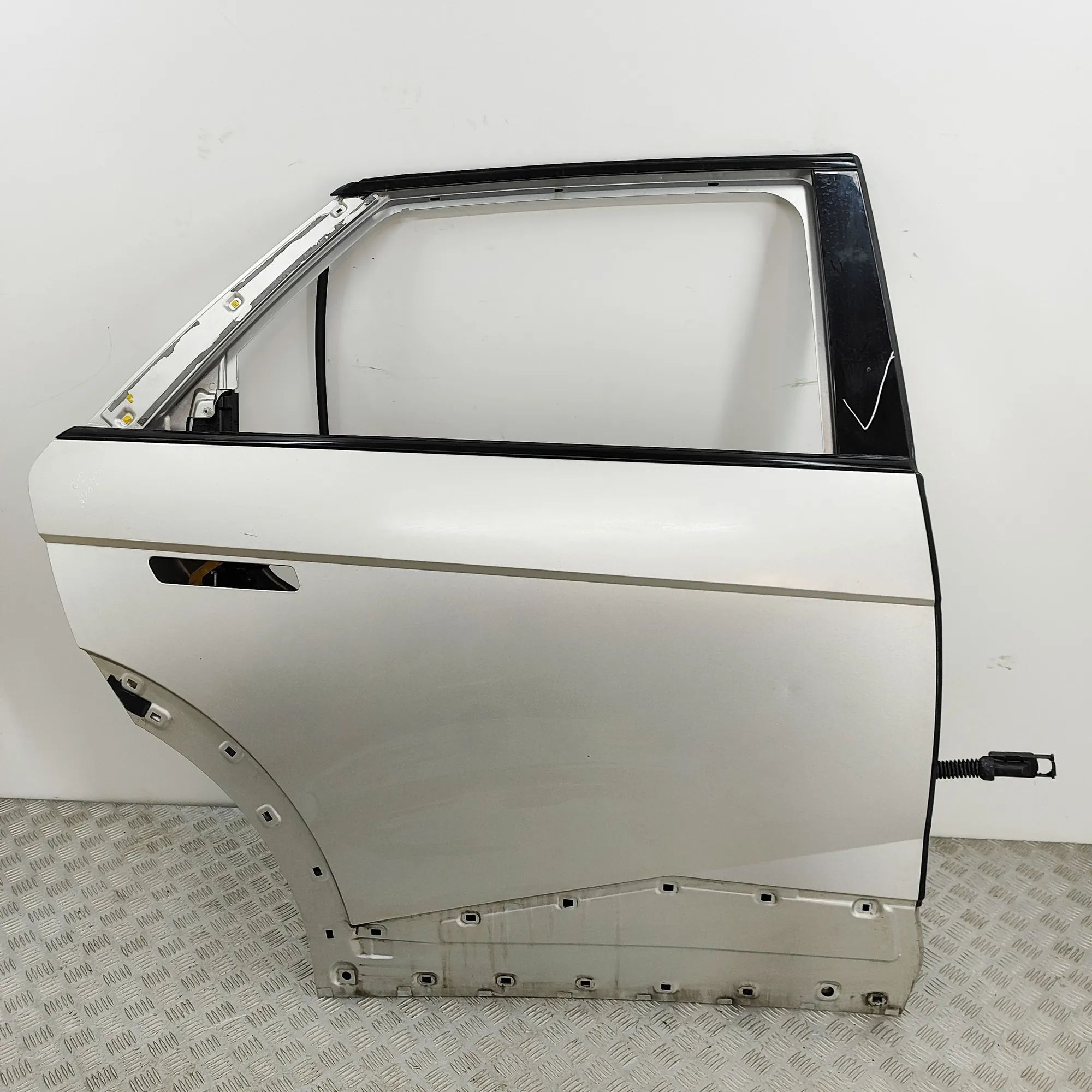 Hyundai Ioniq Door — rear right Door — rear right — HYUNDAI IONIQ (5 NE) (2020-...