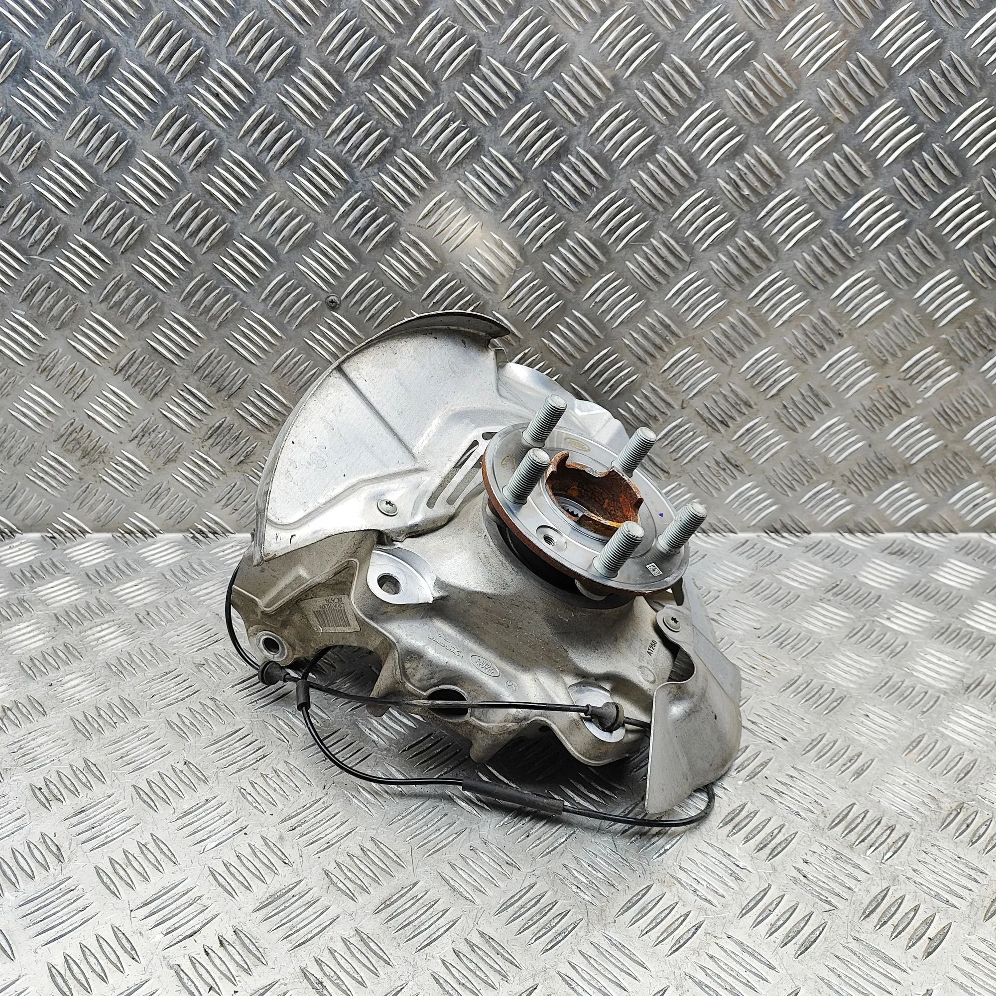 Land Rover Range Rover Evoque Front Left Wheel Hub Front Left Wheel Hub — LAND ROVER RANGE ROVER E...