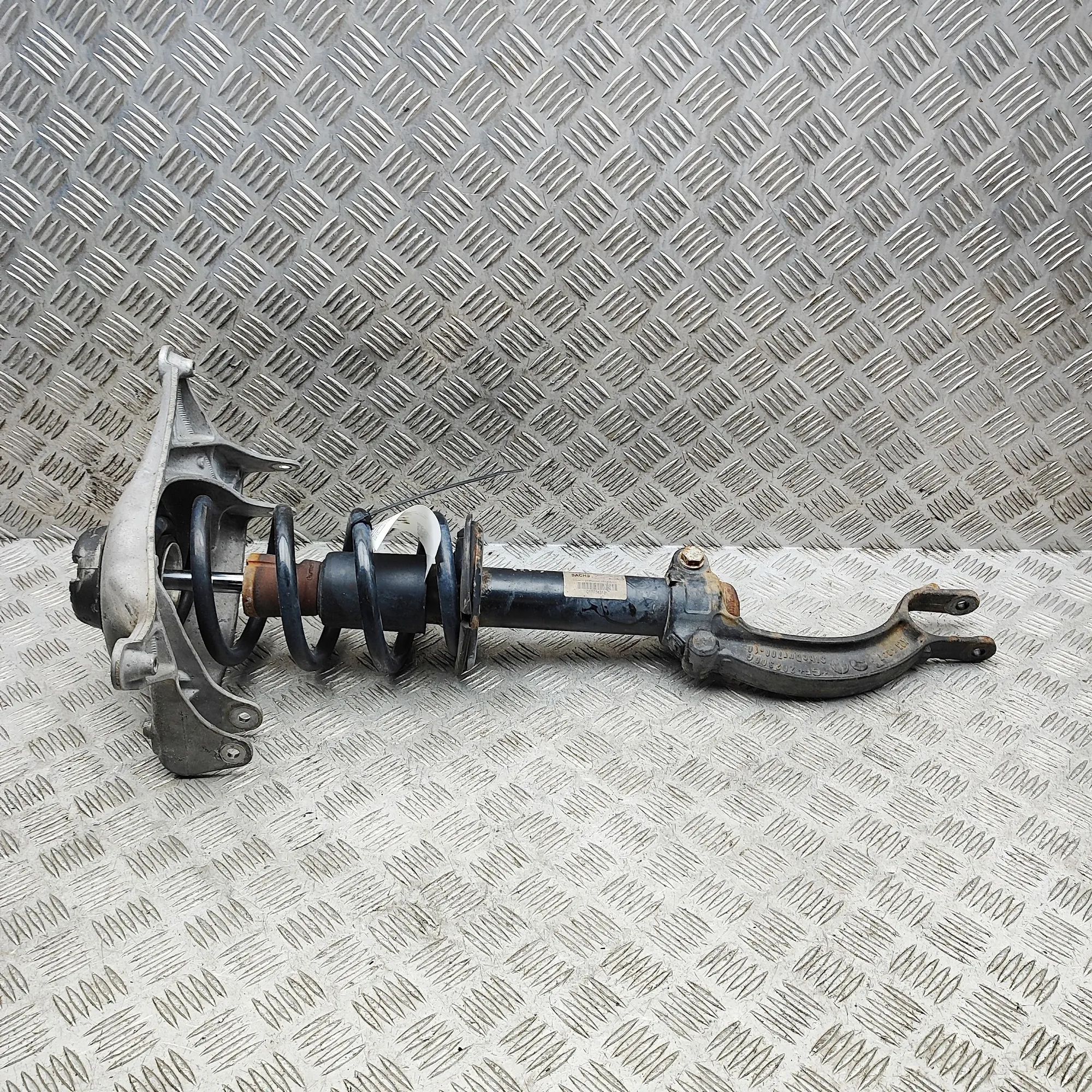 Porsche Macan Shock absorber — front left Shock absorber — front left — PORSCHE MACAN (95...