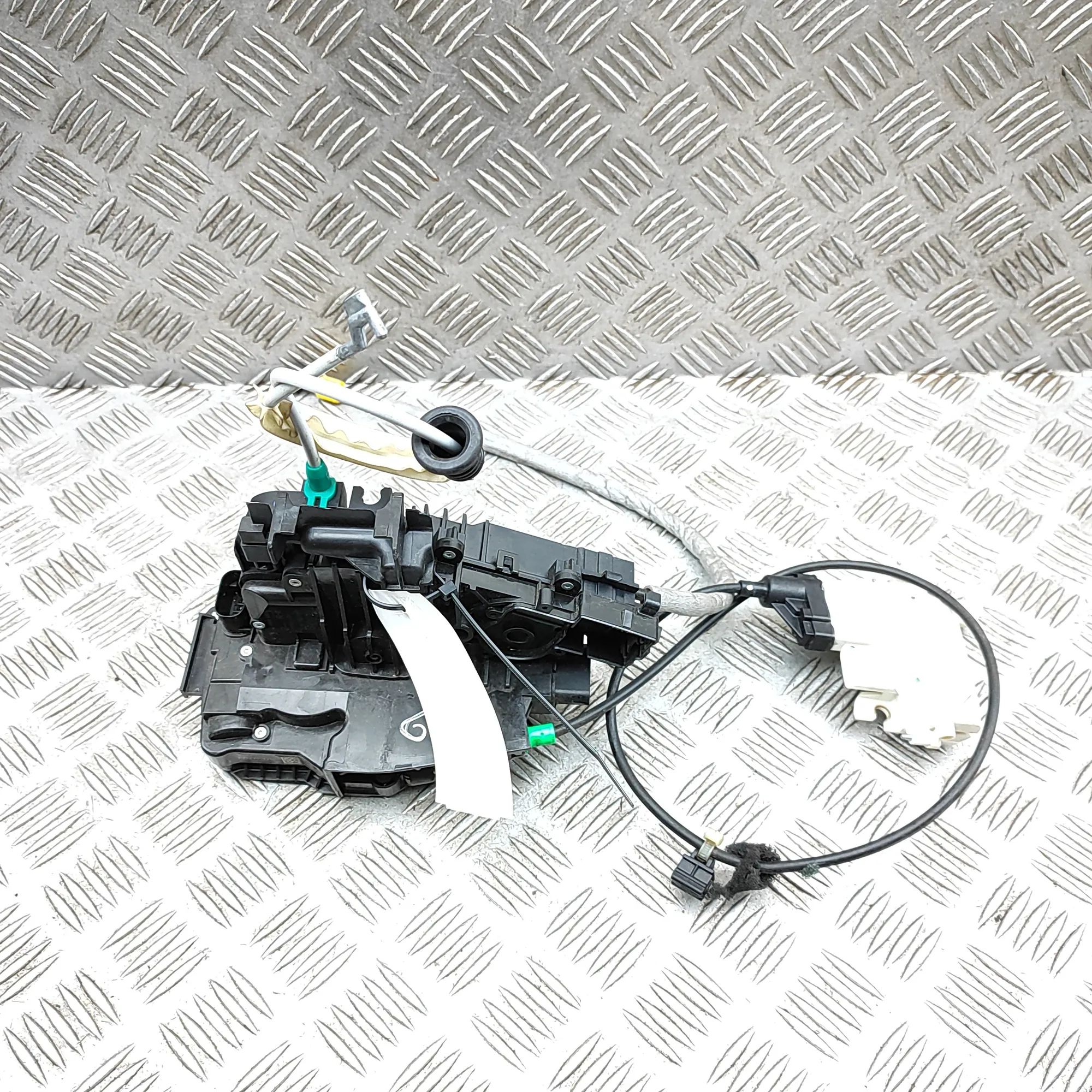 Mercedes-Benz A (W176) Door lock — rear right Door lock — rear right — MERCEDES BENZ S-CLASS ...