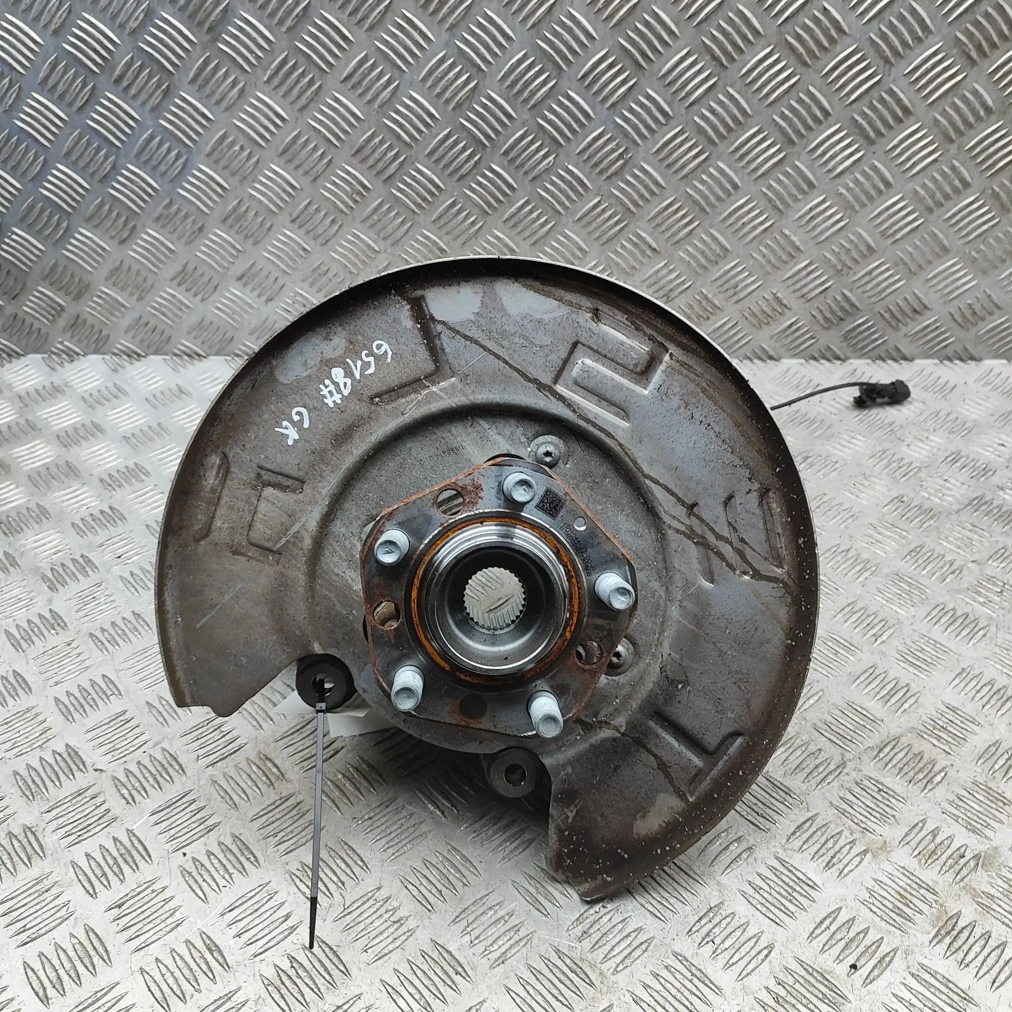 Tesla Model Y Rear Left Wheel Hub Spindle Rear Left Wheel Hub Spindle — TESLA MODEL Y (5Y...