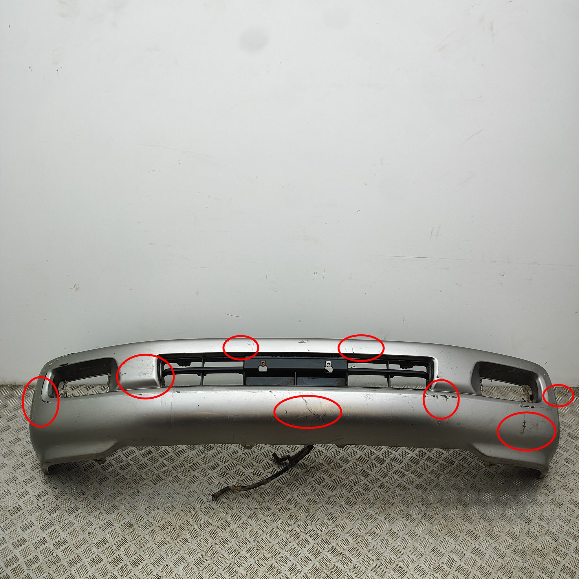 Toyota Land Cruiser 100 front bumper Front bumper — TOYOTA LAND CRUISER 100 (1998-20...