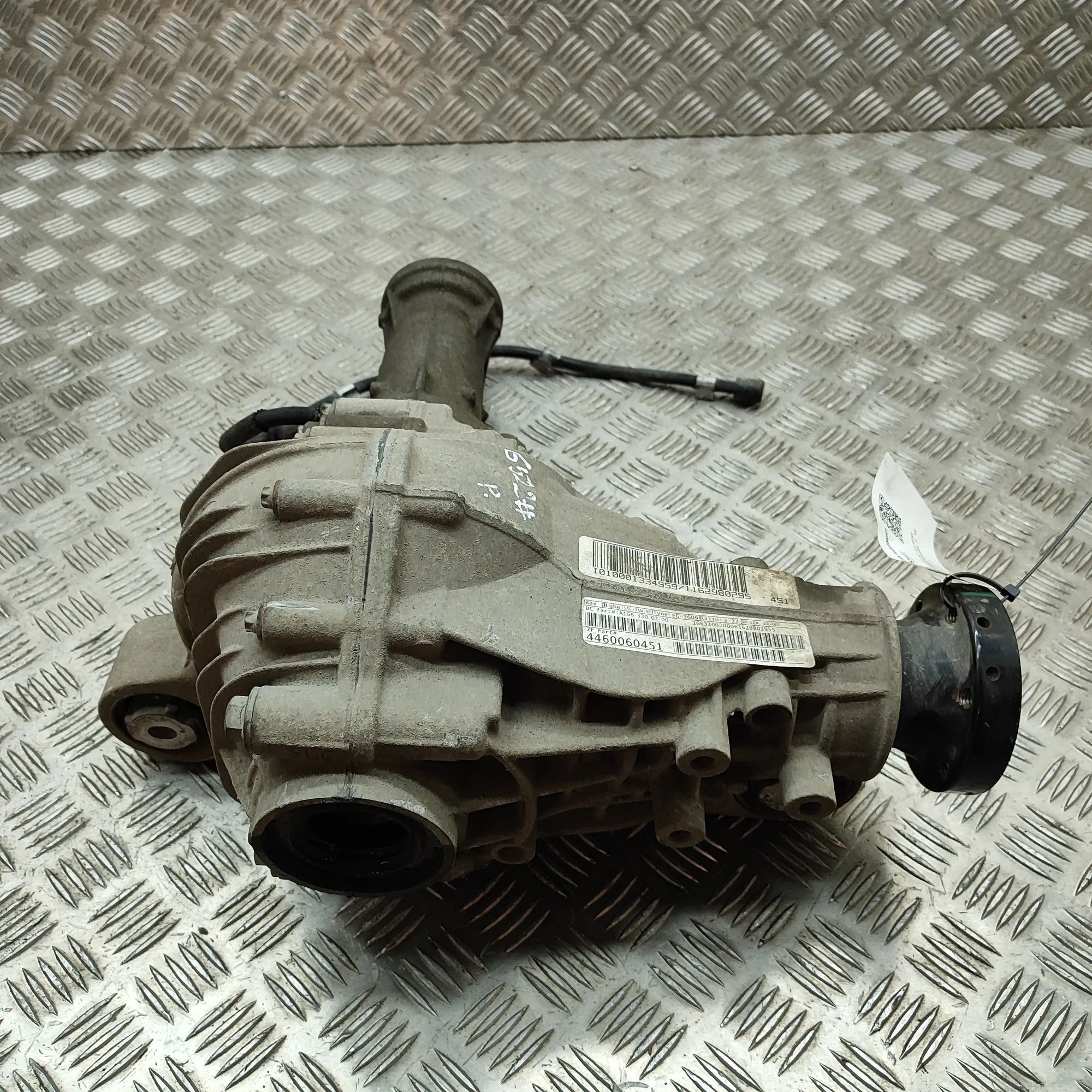 Mercedes-Benz ML / GLE (W166) front differential Front differential — MERCEDES BENZ GLE (W166) (...
