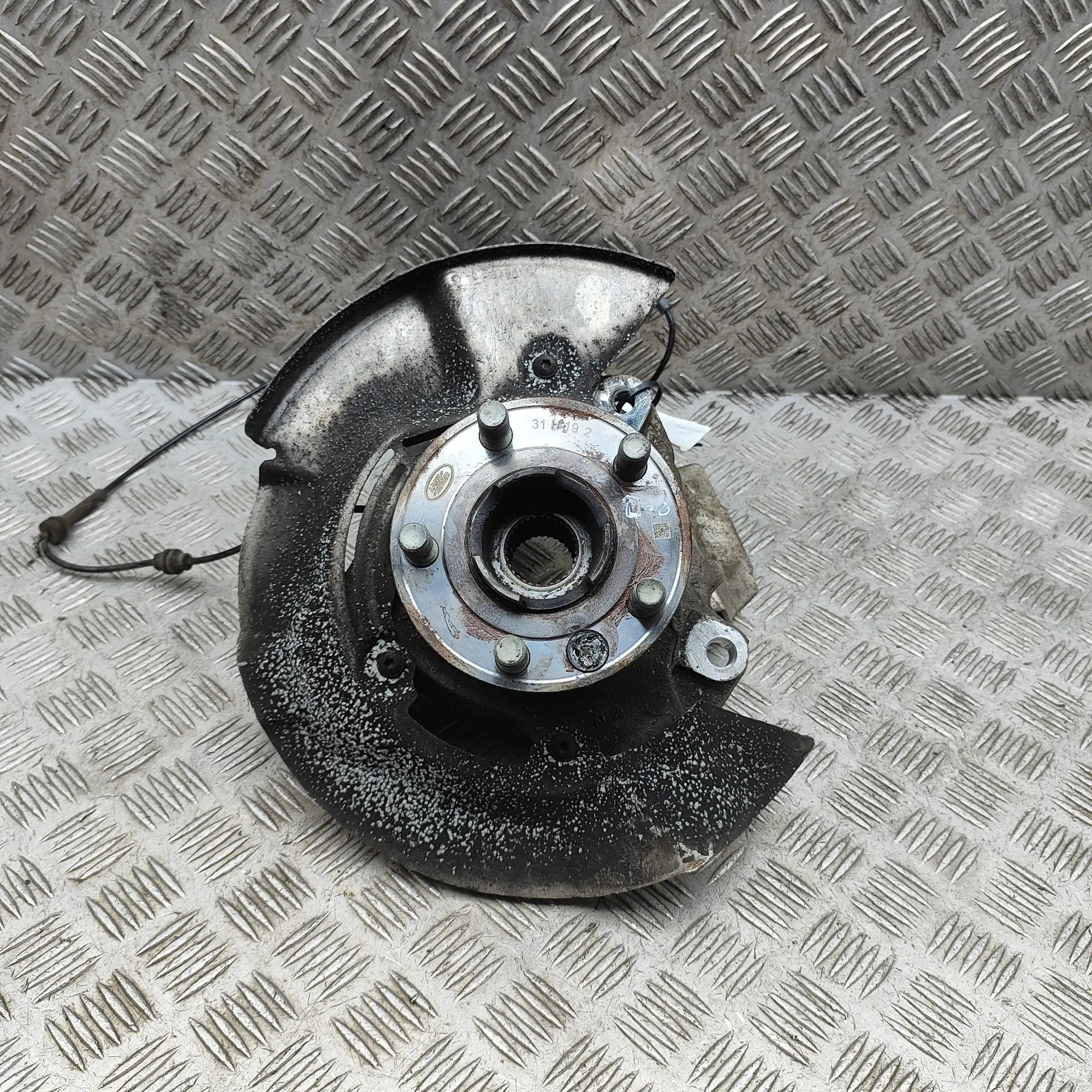 Land Rover Range Rover Evoque Front Right Wheel Hub Front Right Wheel Hub — LAND ROVER RANGE ROVER ...