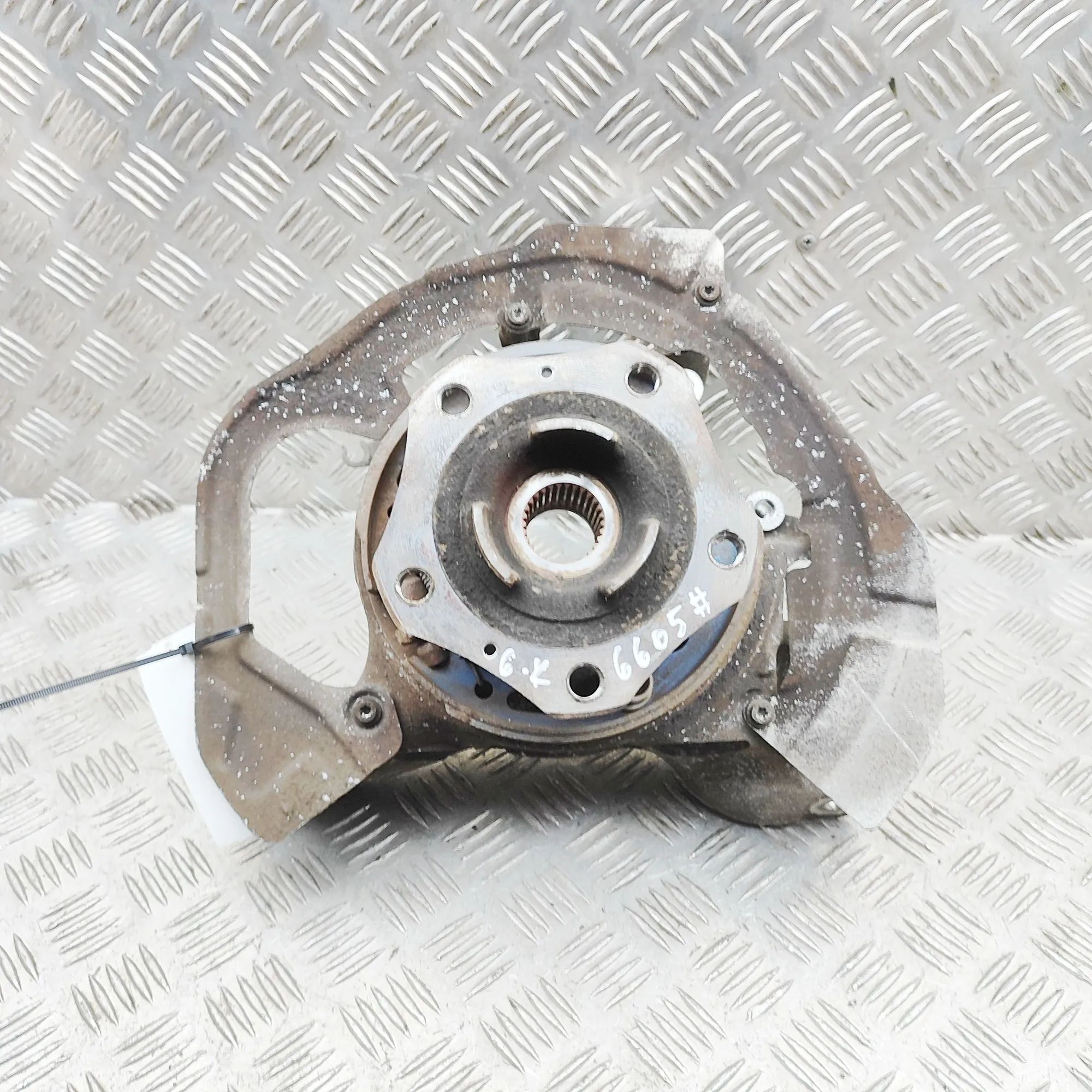 Porsche Panamera Rear Left Wheel Hub Spindle