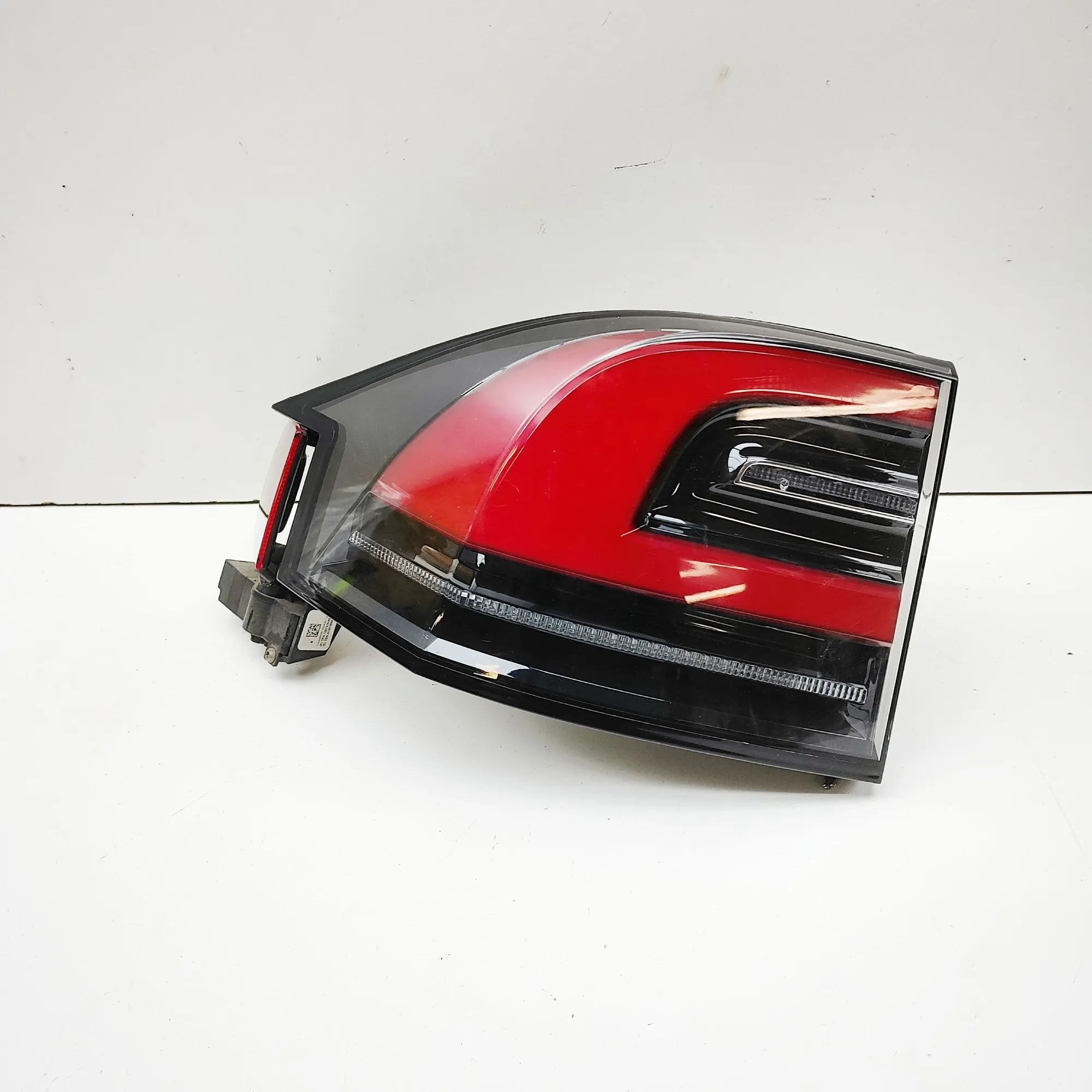 Tesla Model X Rear Left Tail Light Rear Left Tail Light — TESLA MODEL X (5YJX) (20...
