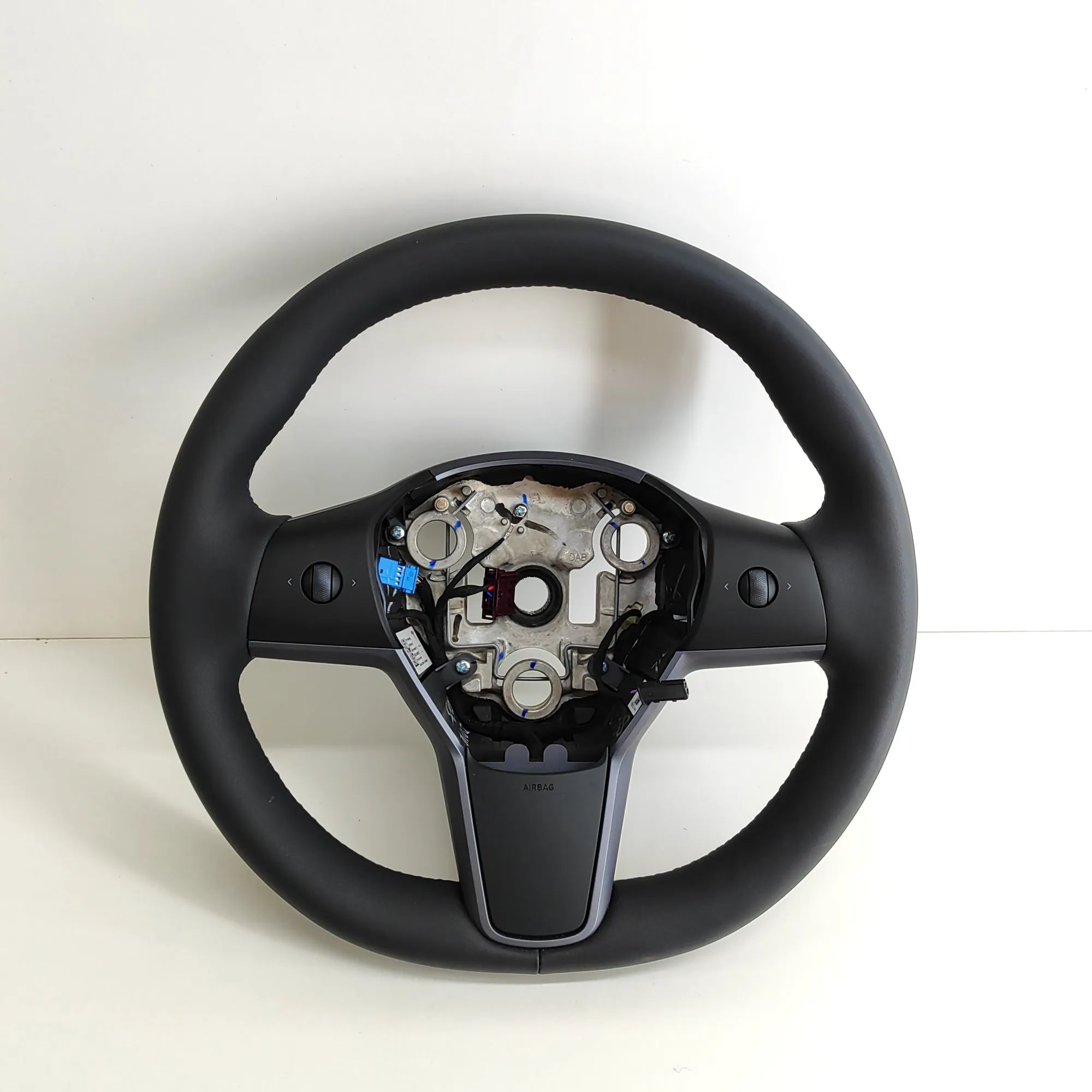 Tesla Model Y steering wheel Steering Wheel — TESLA MODEL Y (5YJY) (2019-PRE...