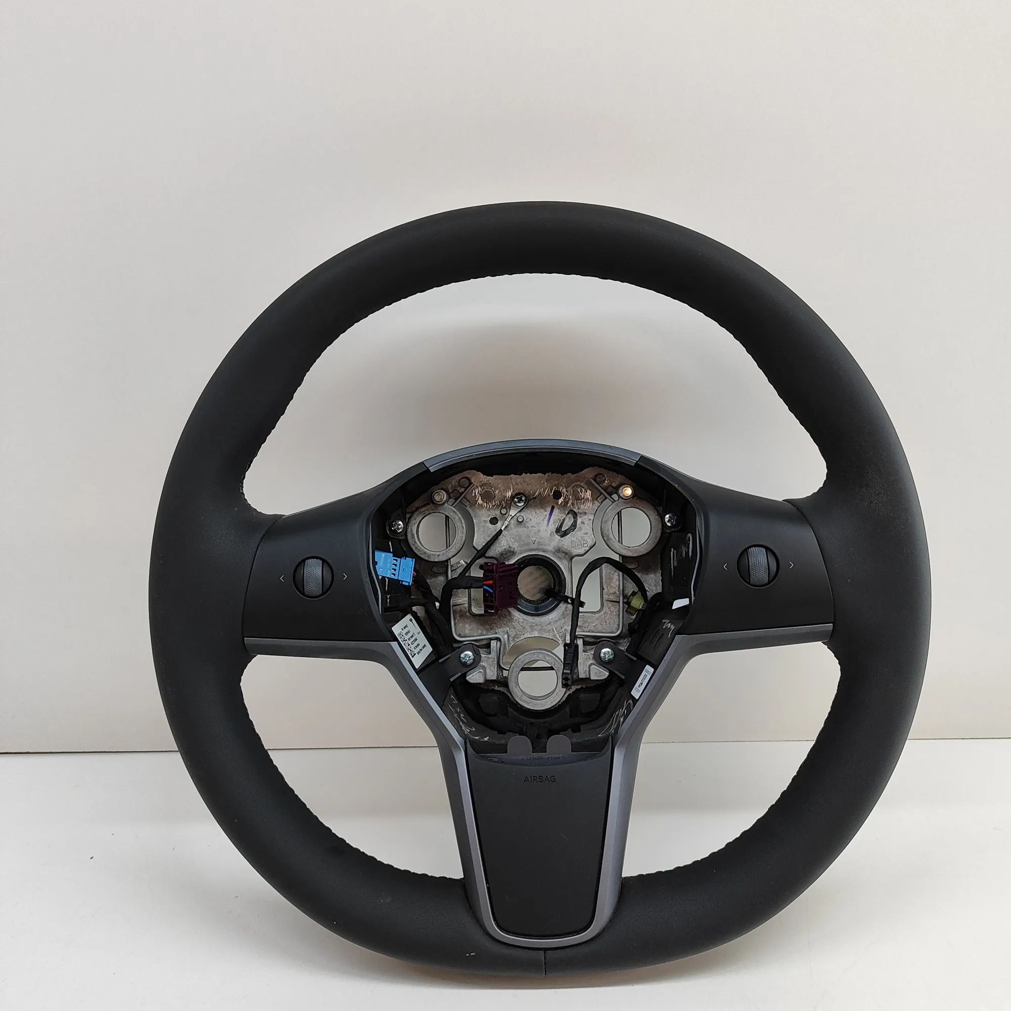 Tesla Model Y steering wheel Steering Wheel — TESLA MODEL Y (5YJY) (2019-PRE...