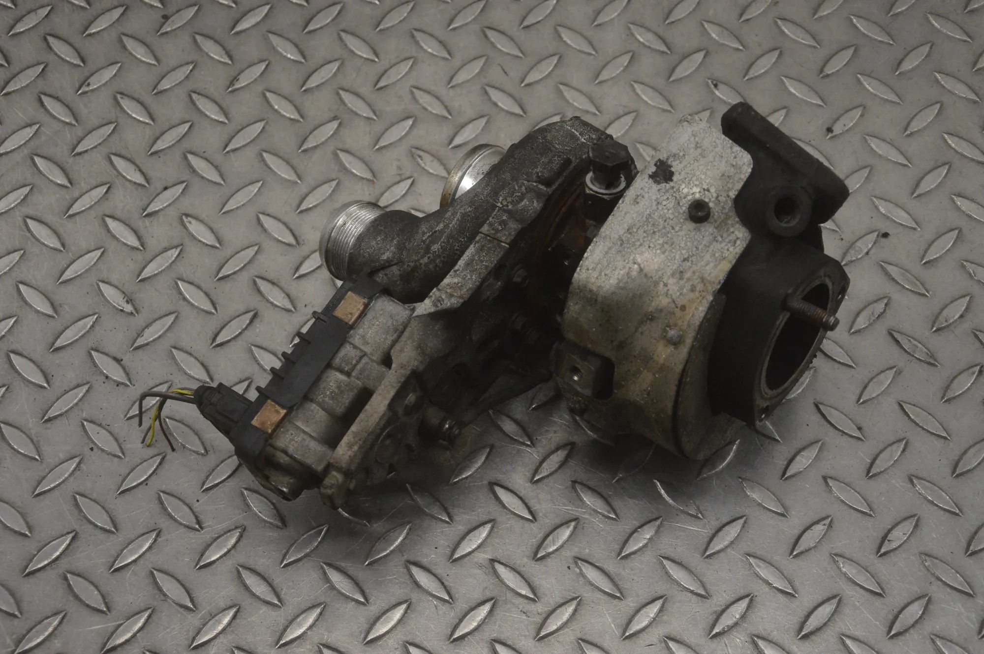 Porsche Cayenne Turbocharger Turbocharger — PORSCHE CAYENNE (958, 92A) (2010...